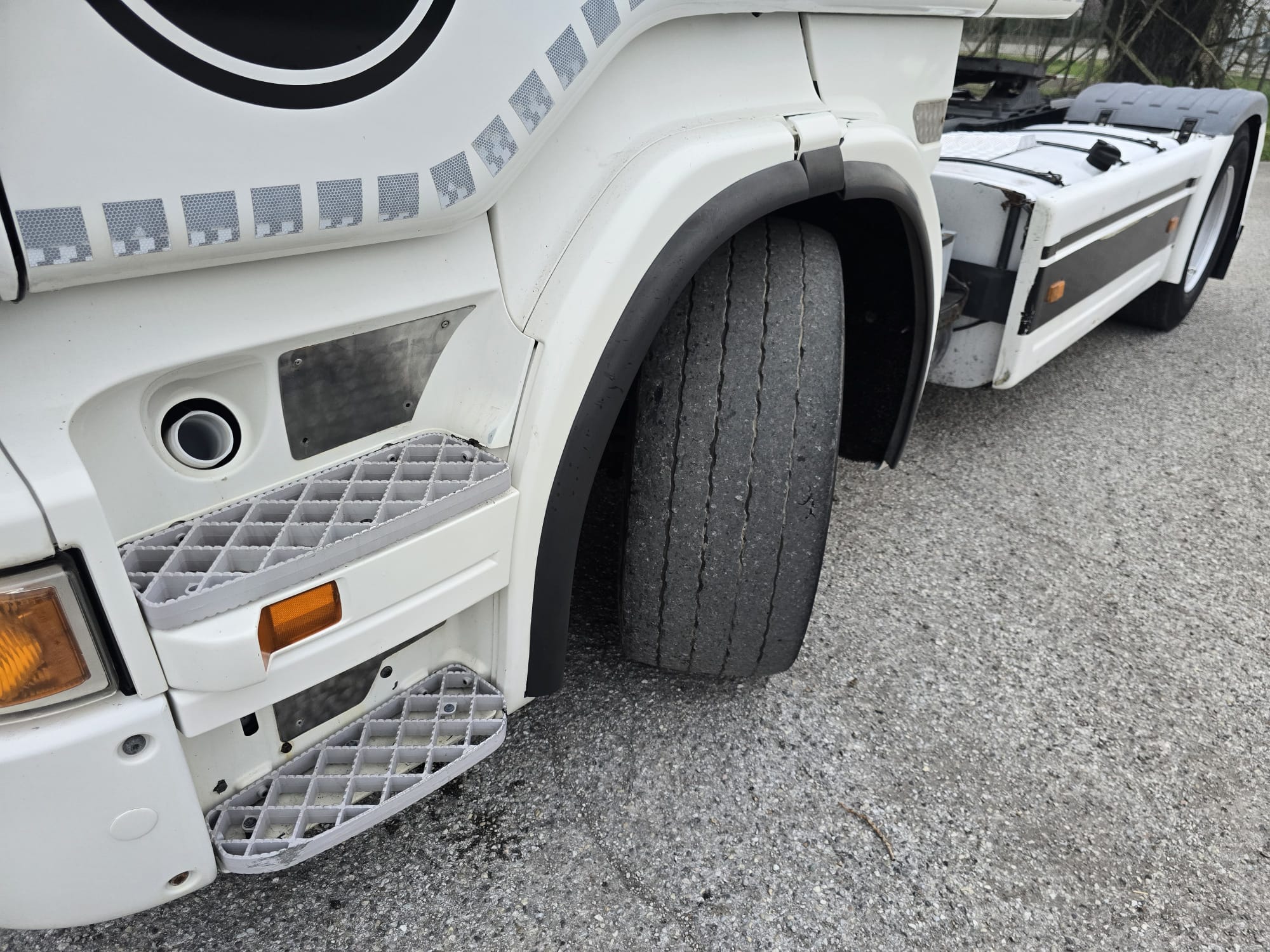 
								TRATTORE STRADALE SCANIA completo									