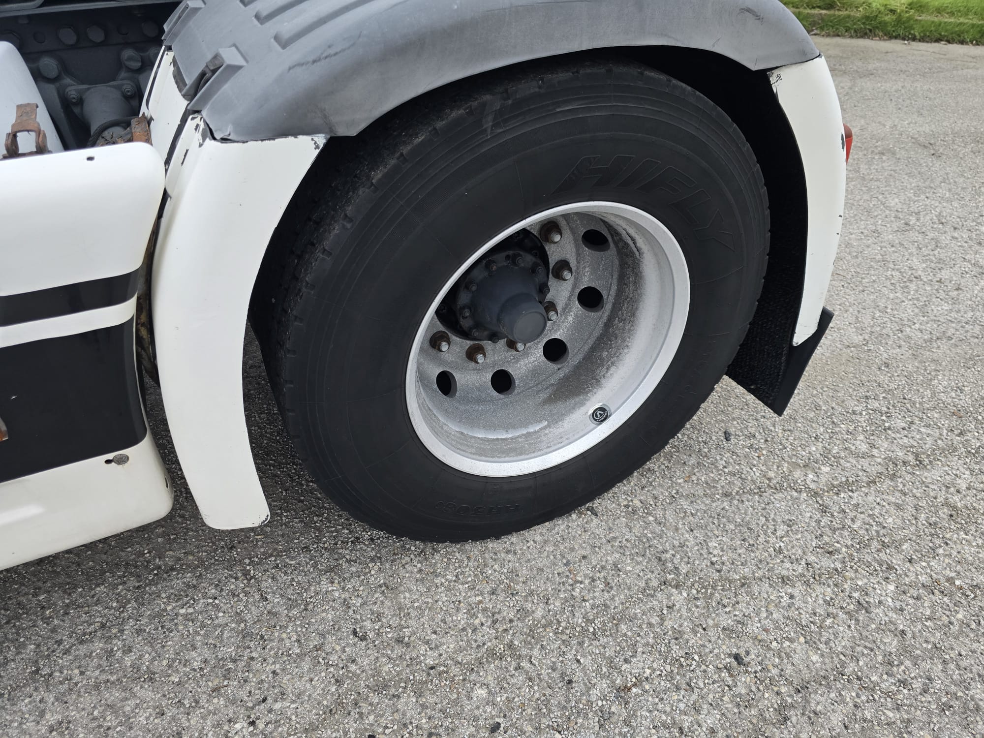 
								TRATTORE STRADALE SCANIA completo									