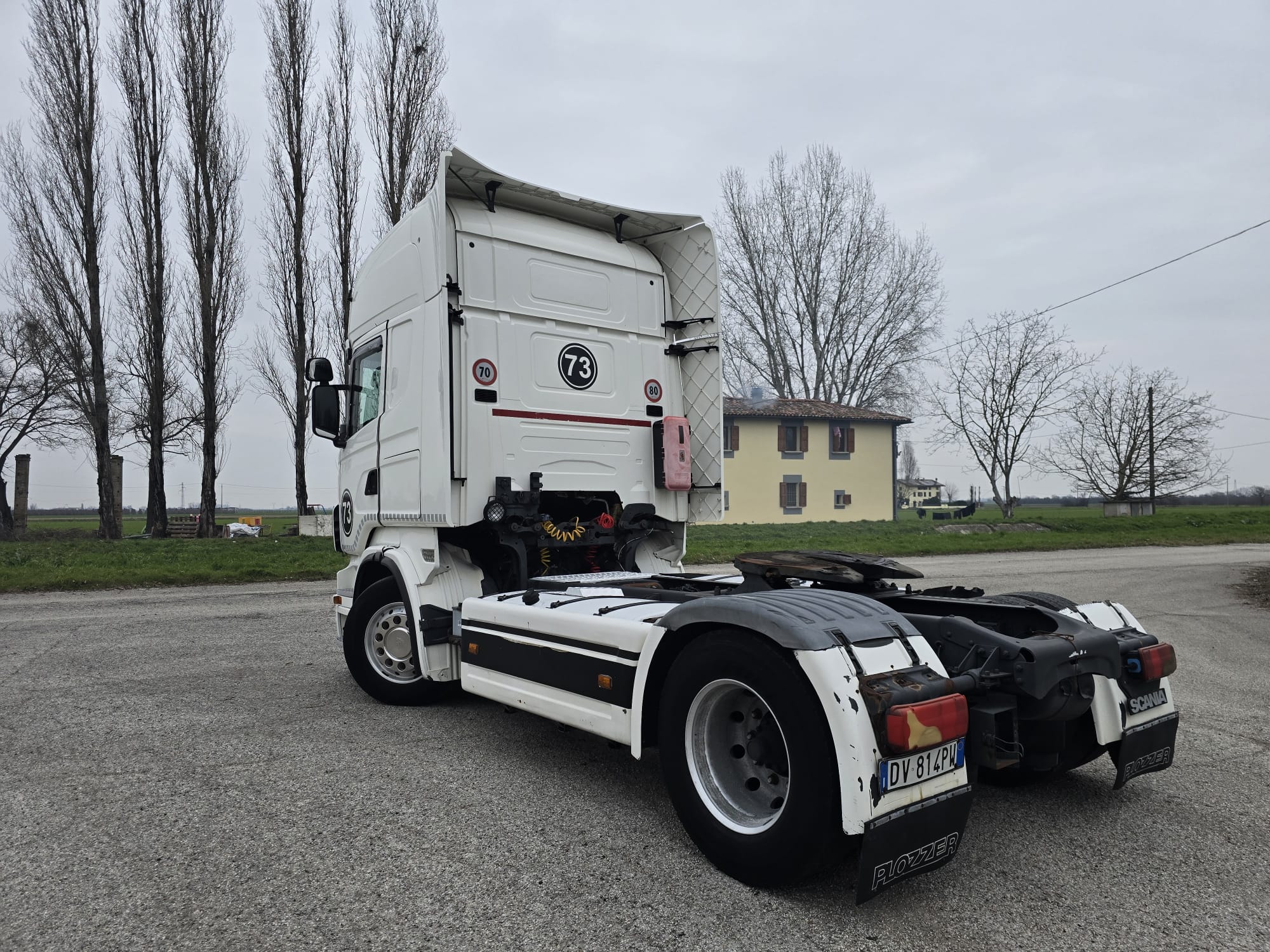 
								TRATTORE STRADALE SCANIA completo									