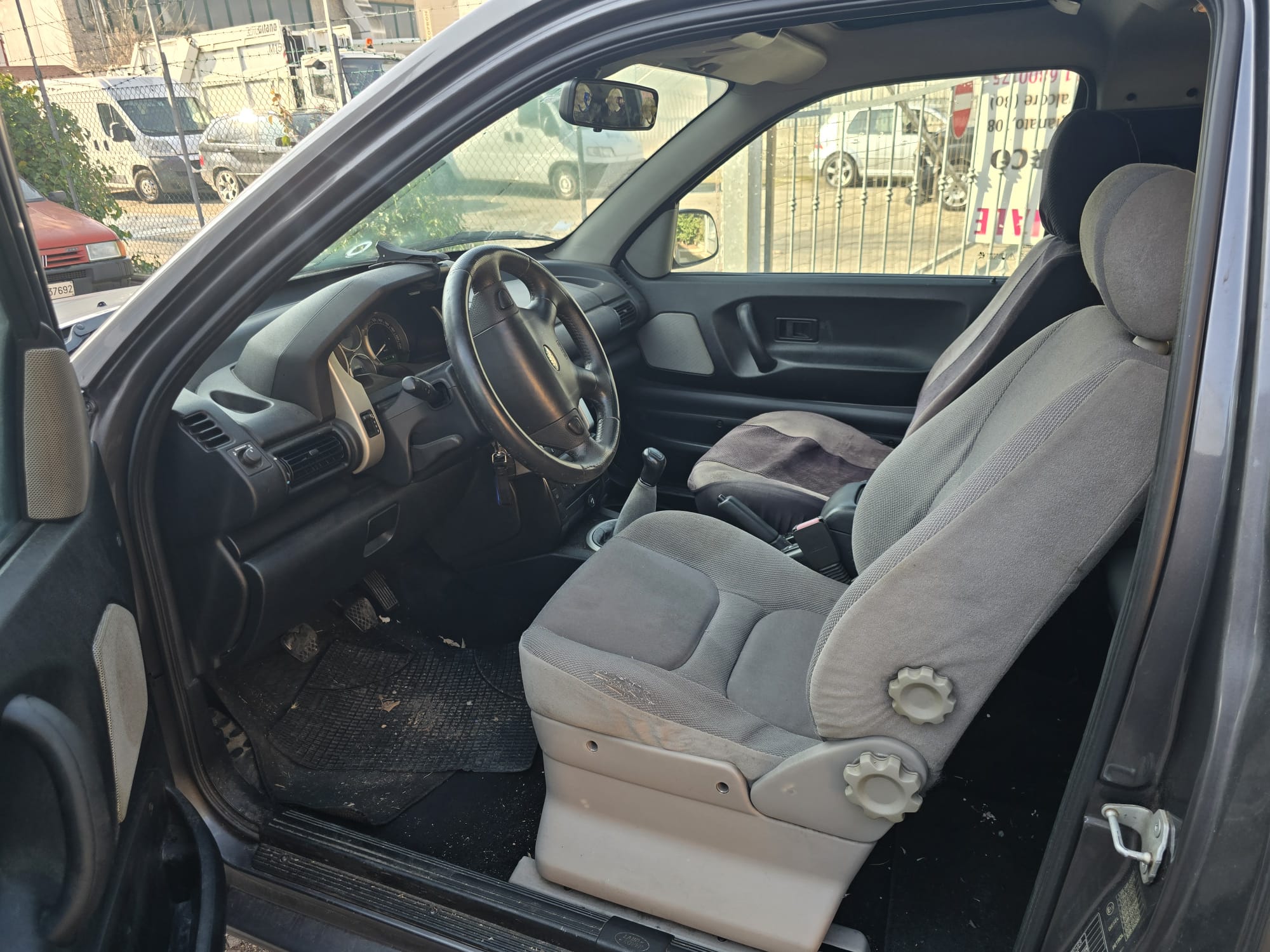 
								LAND ROVER FREELANDER completo									