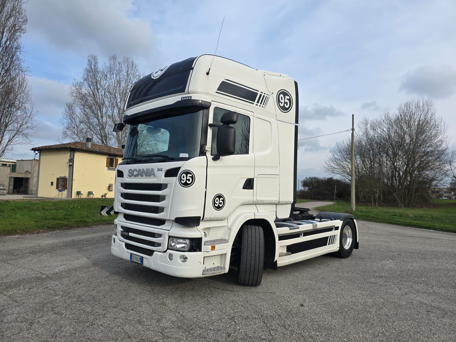 TRATTORI STRADALI SCANIA 420/450