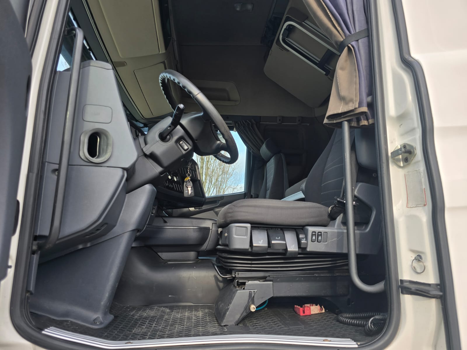 
								TRATTORI STRADALI SCANIA 420/450 completo									