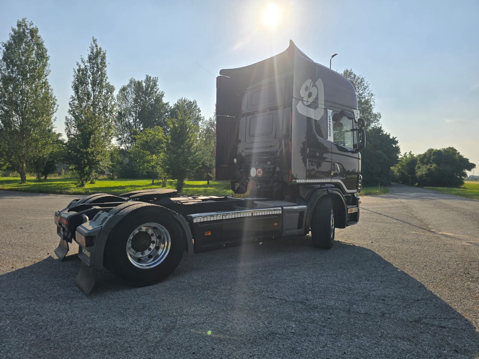 
								TRATTORE STRADALE SCANIA 164 580 completo									