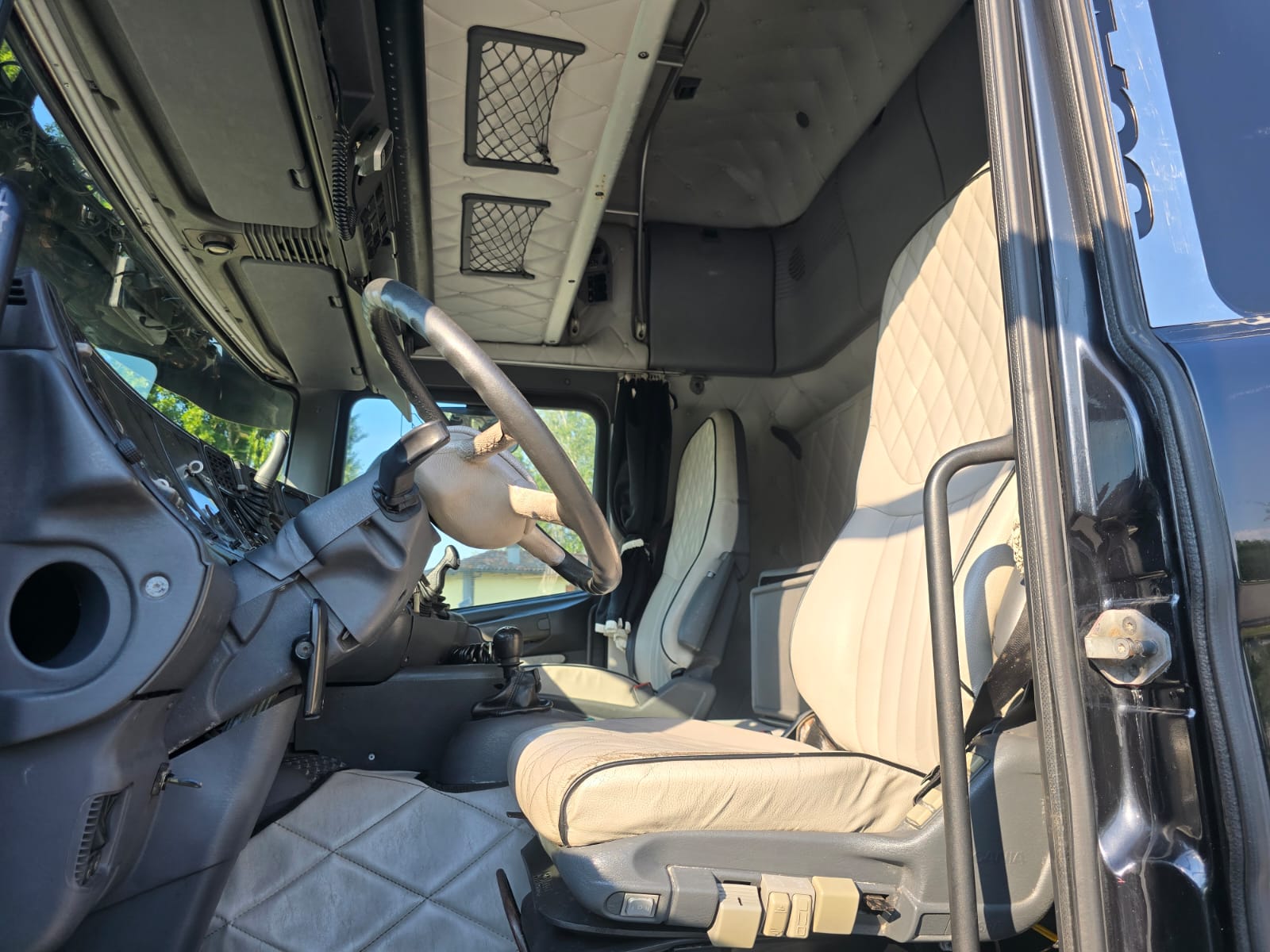 
								TRATTORE STRADALE SCANIA 164 580 completo									