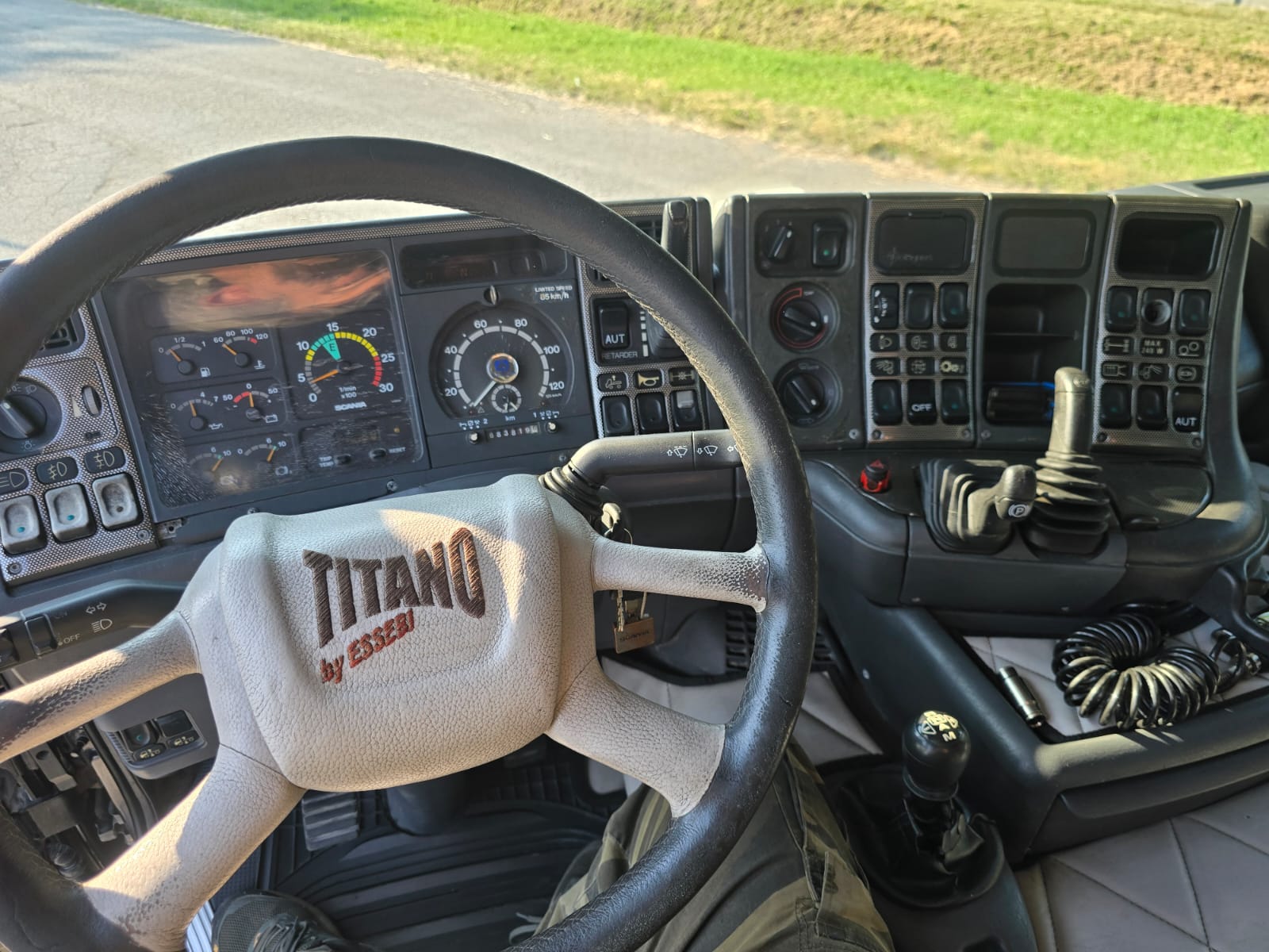 
								TRATTORE STRADALE SCANIA 164 580 completo									