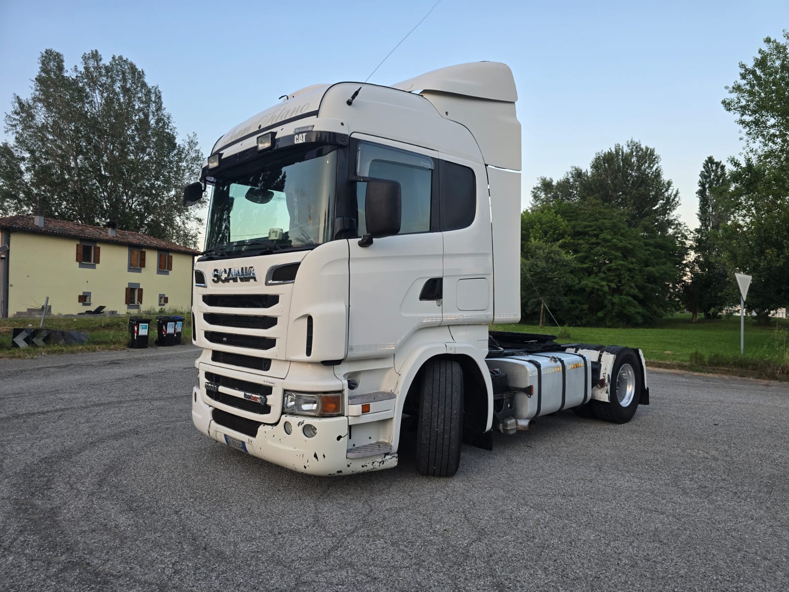 
								TRATTORE STRADALE SCANIA R500 completo									