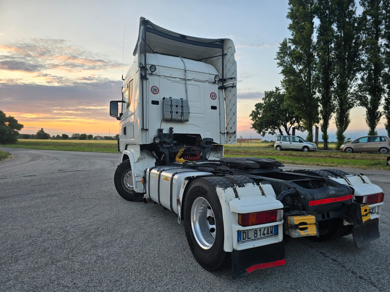 
								TRATTORE STRADALE SCANIA R500 completo									