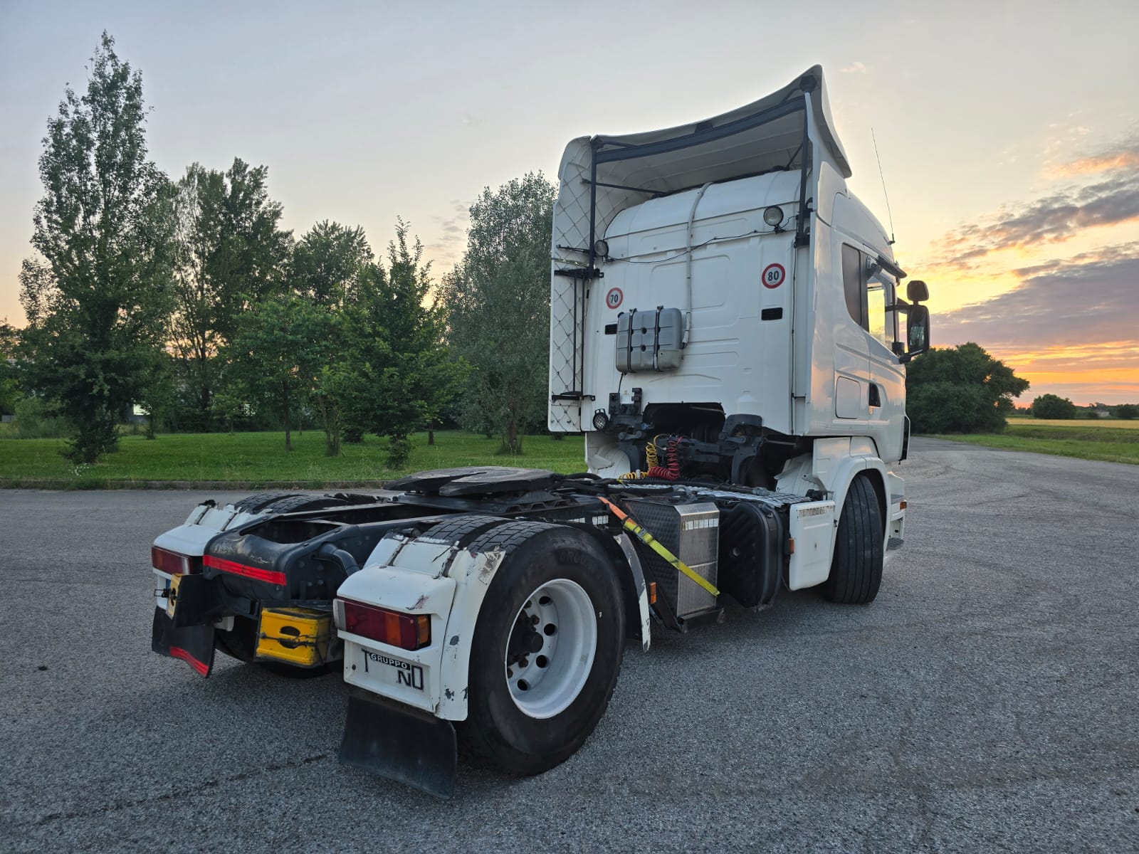 
								TRATTORE STRADALE SCANIA R500 completo									