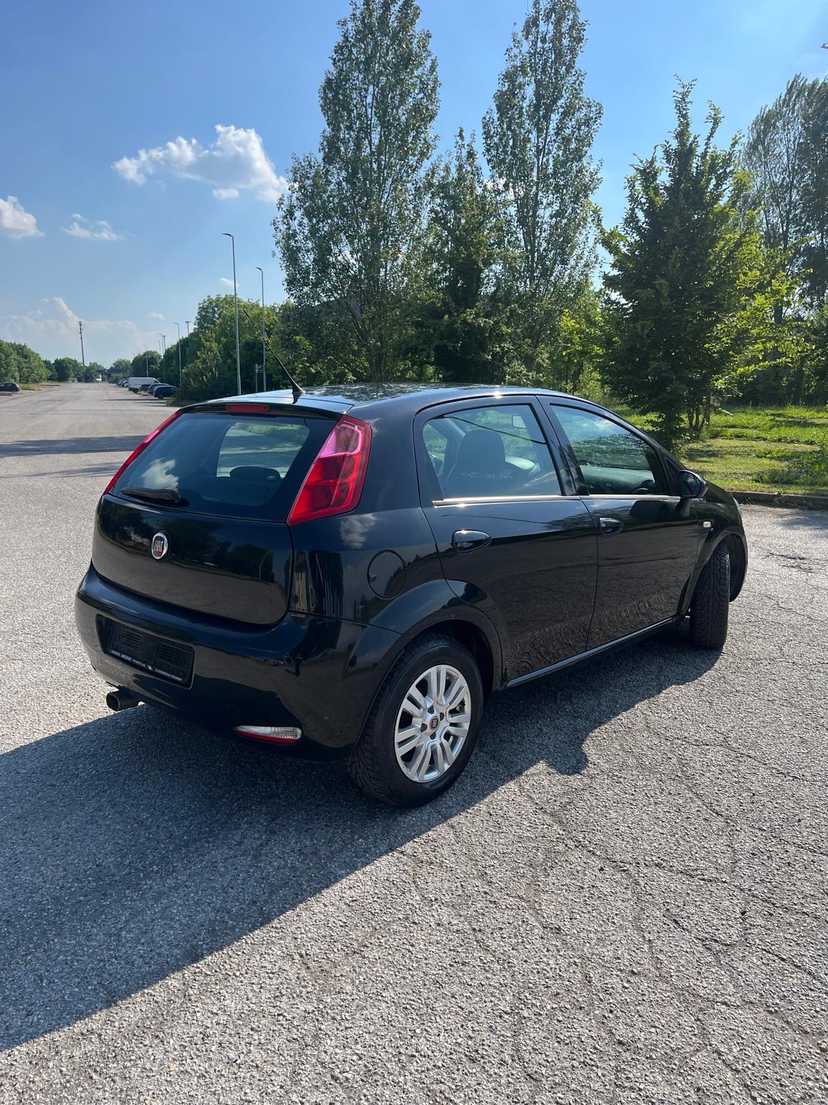 
								FIAT PUNTO POP NATURAL POWER completo									