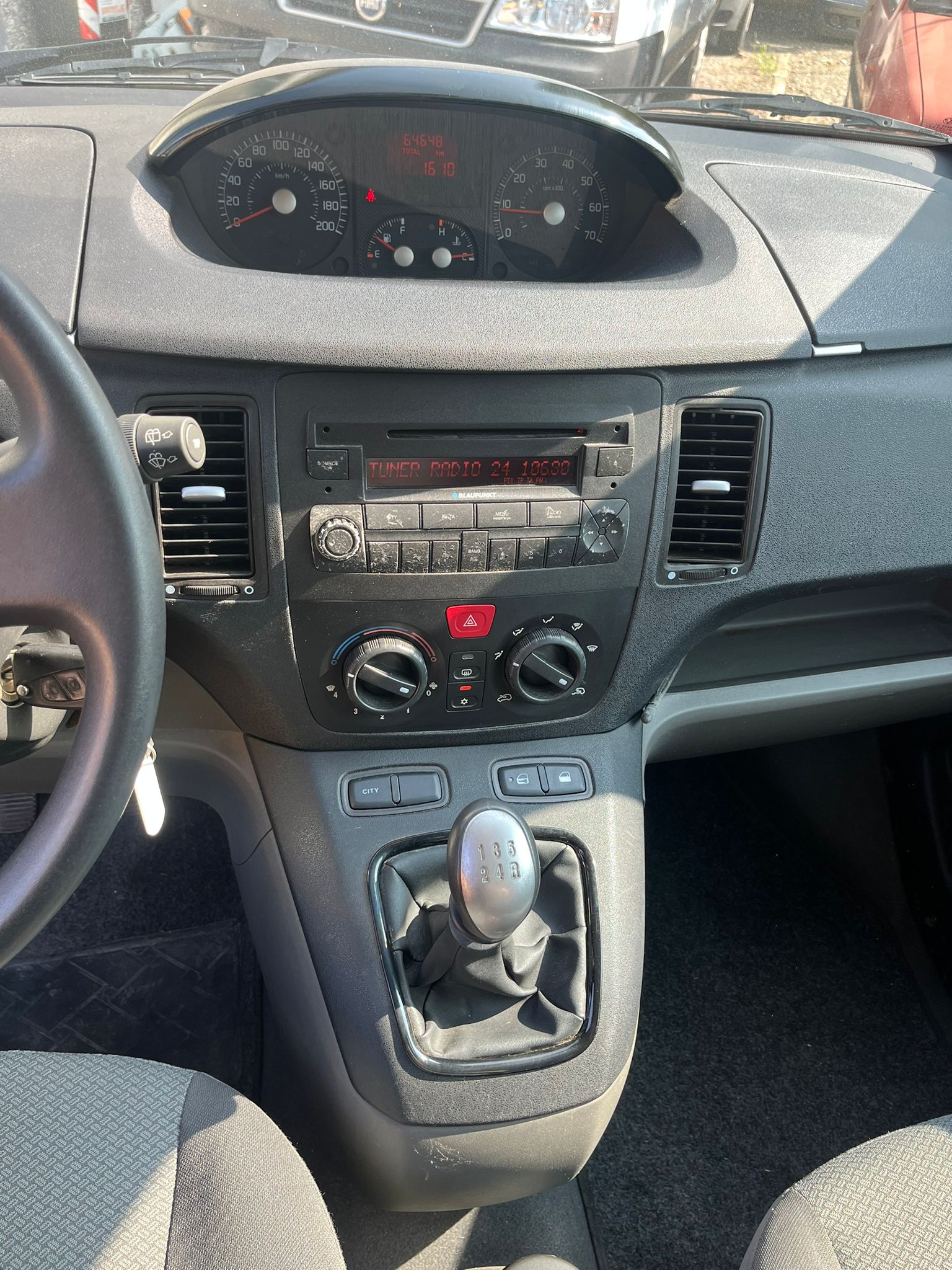 
								FIAT IDEA completo									