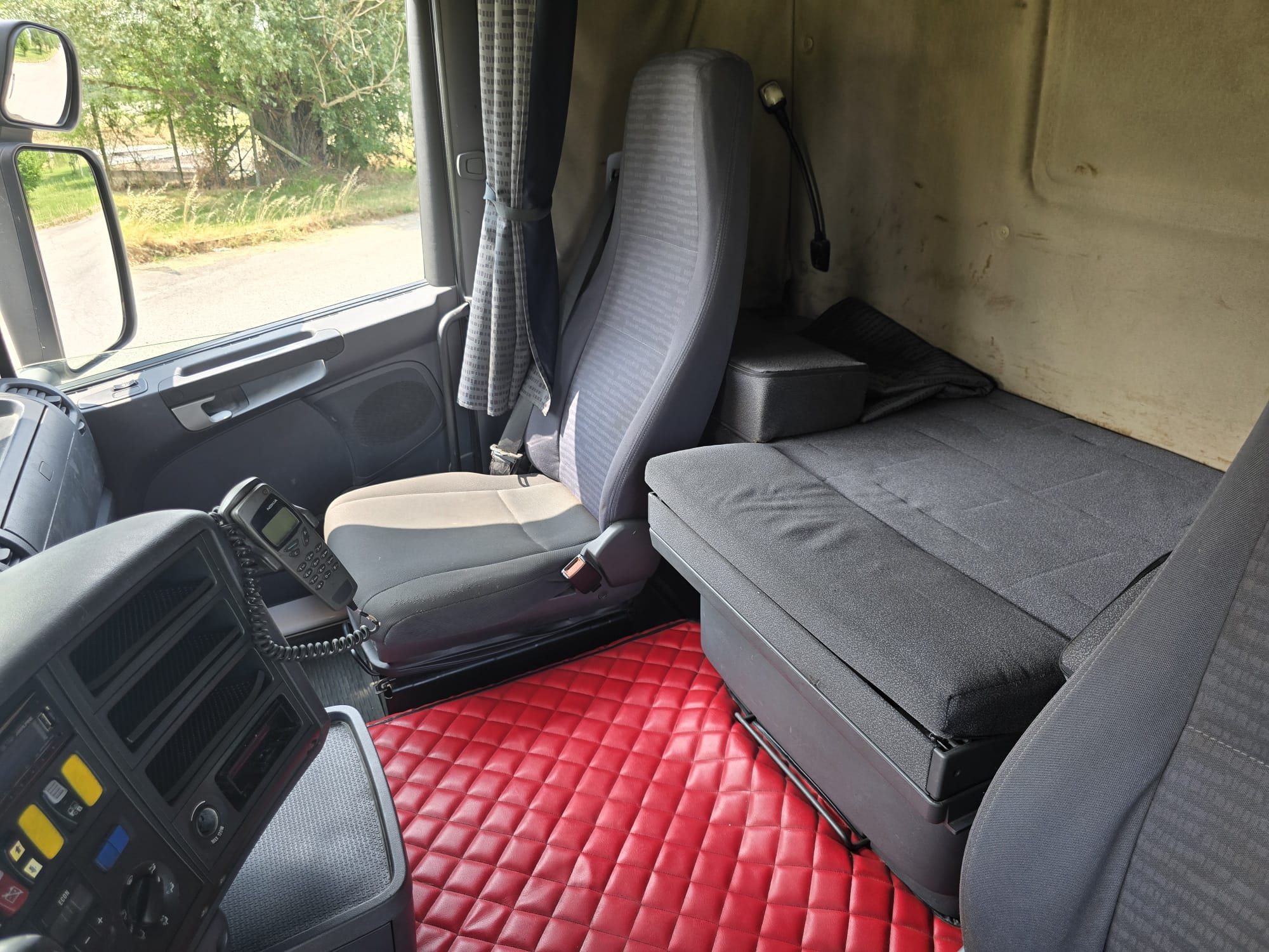 
								TRATTORE STRADALE SCANIA R470 completo									