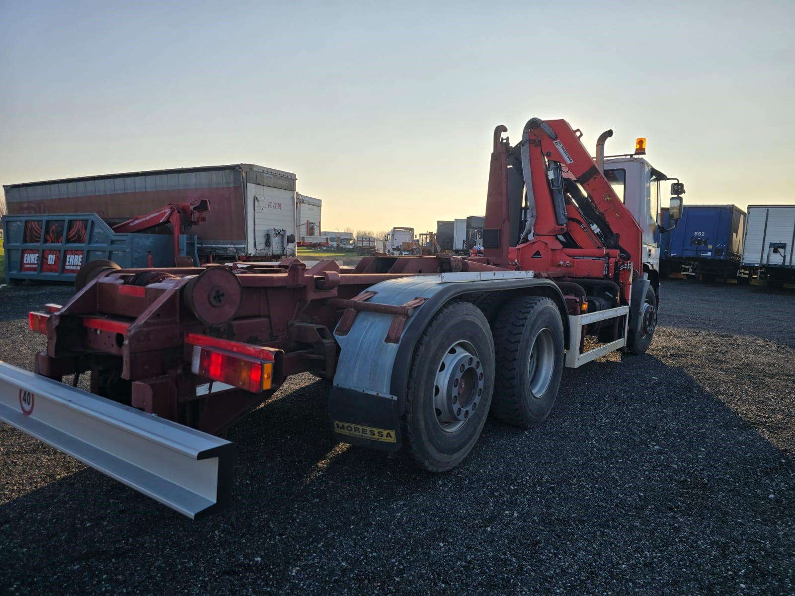 
								AUTOCARRO SCARRABILE MACCHINA OPERATRICE IVECO MT 190 E 30 completo									