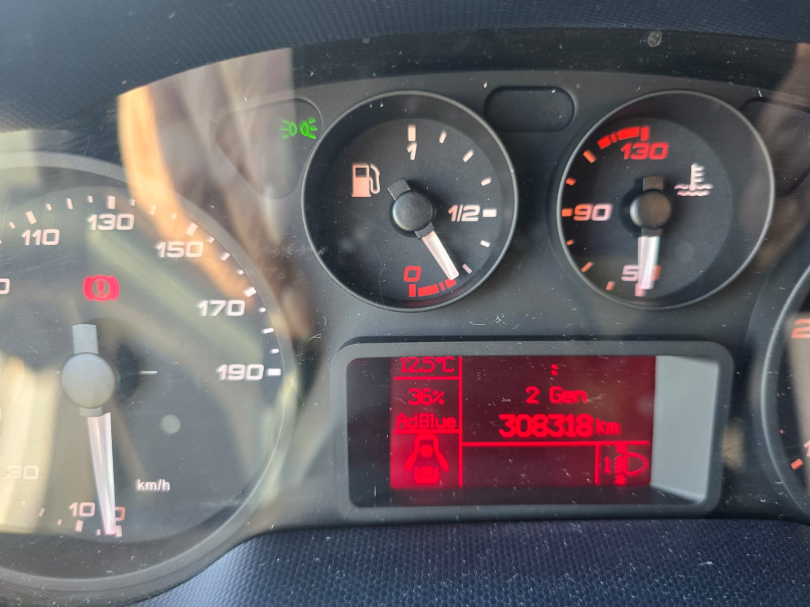 
								IVECO DAILY completo									
