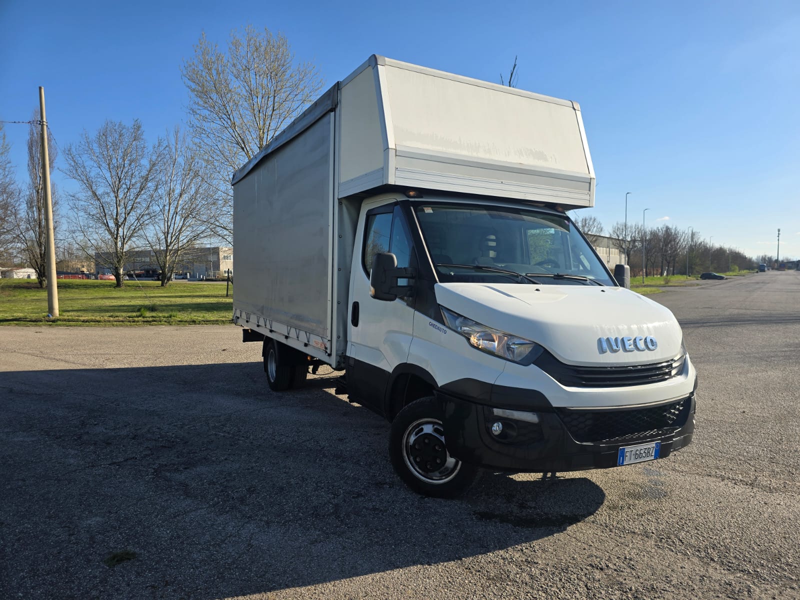 
								IVECO DAILY completo									