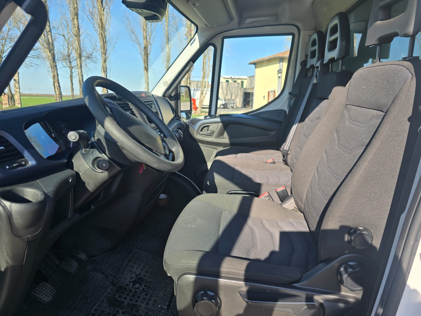 
								IVECO DAILY completo									