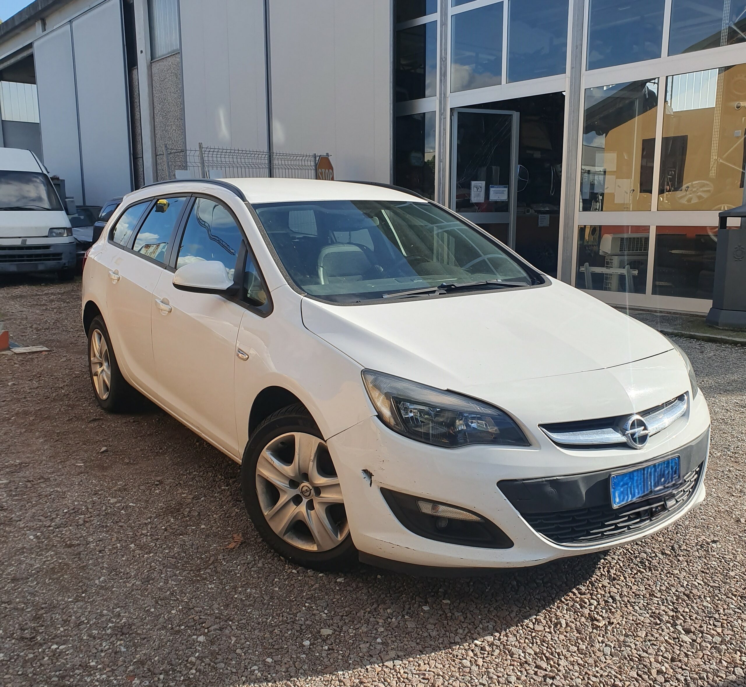 
								OPEL ASTRA completo									