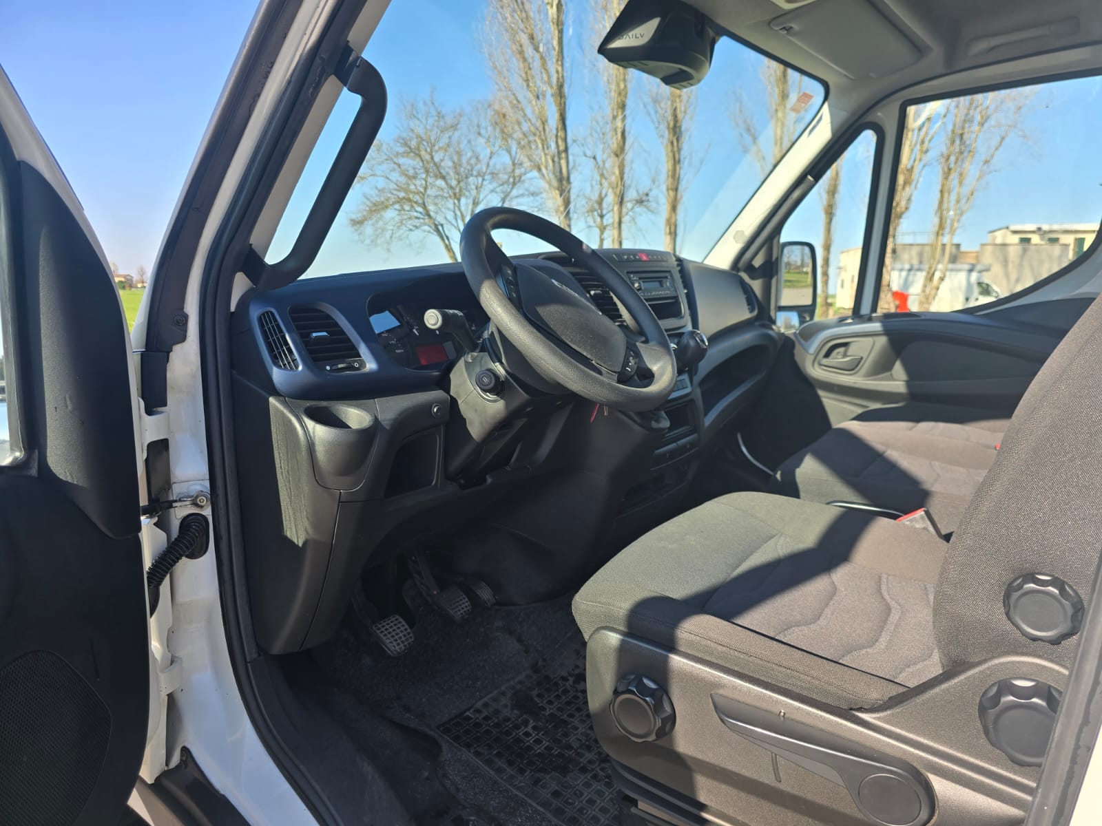 
								IVECO DAILY completo									
