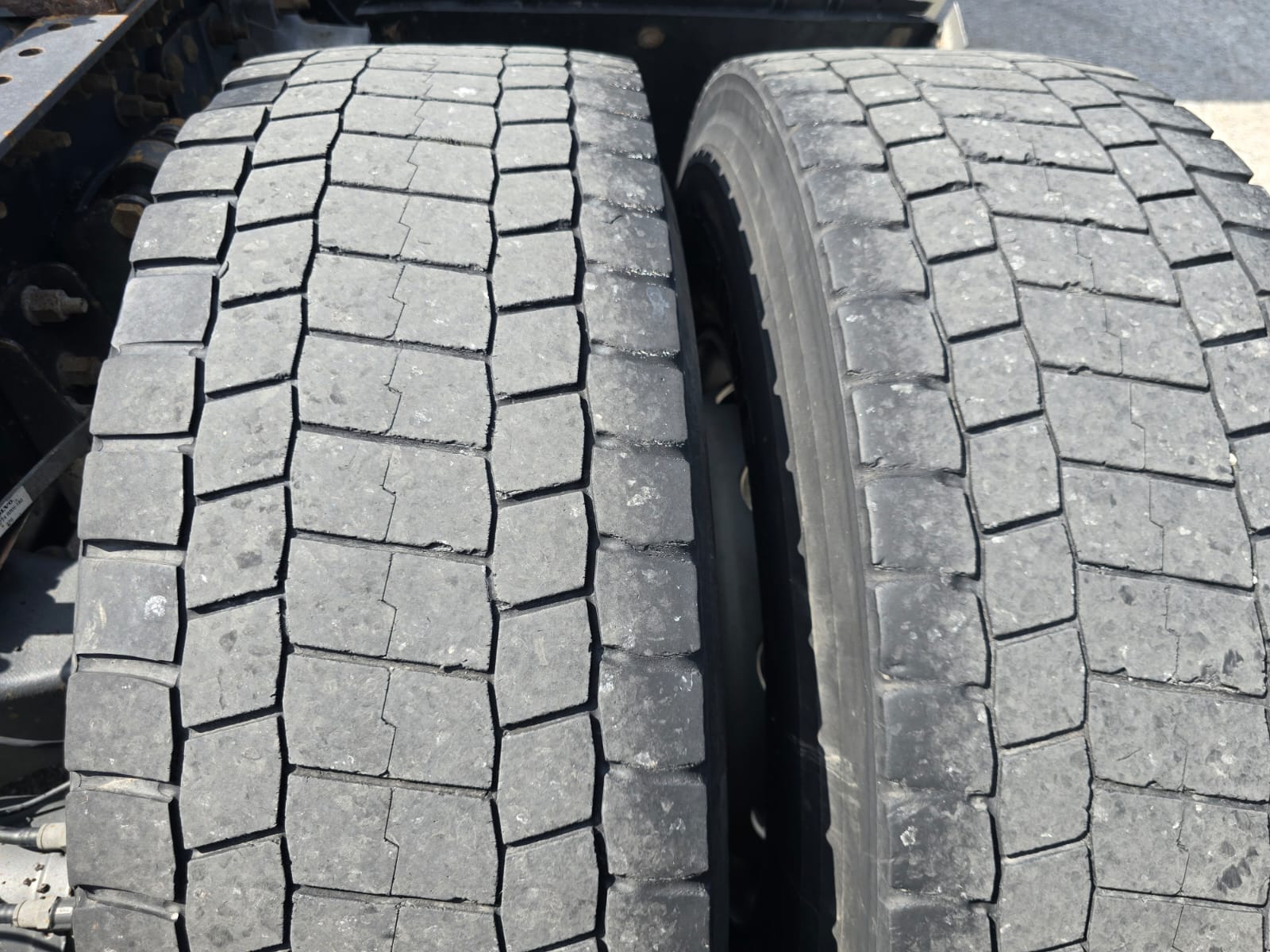 
								TRATTORE STRADALE A DISCO VOLVO FH16 550 completo									
