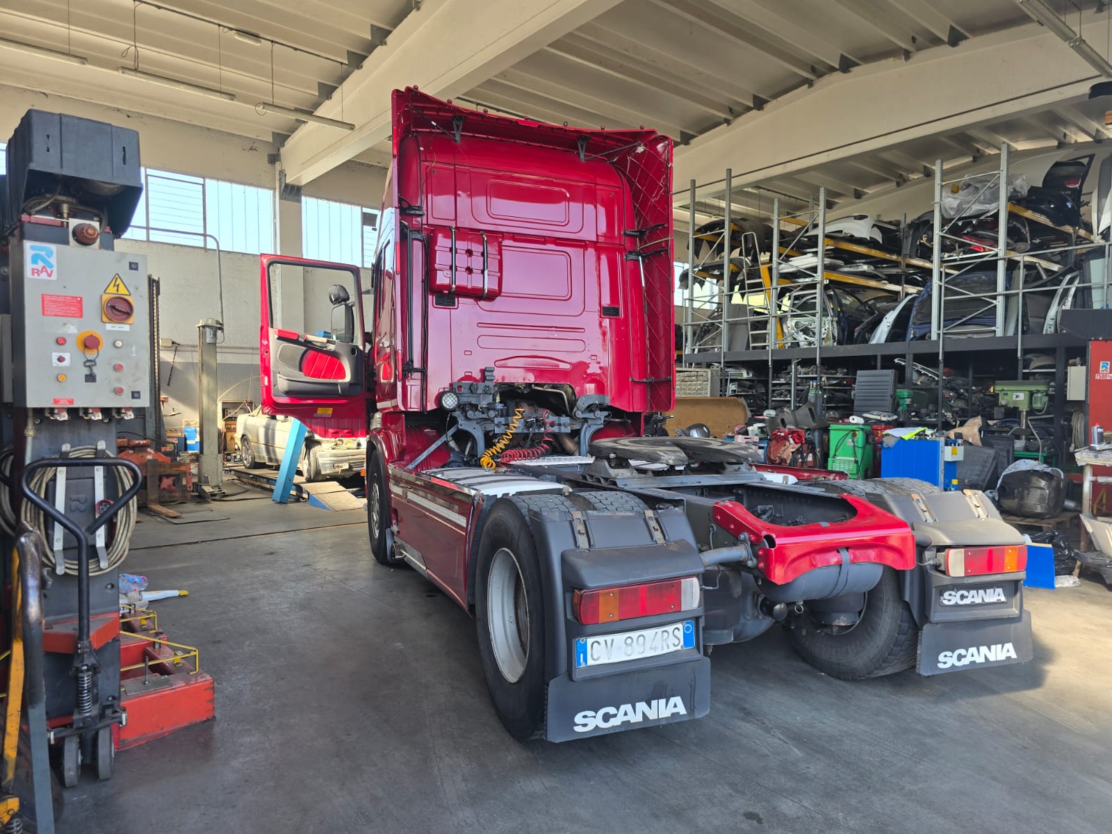 
								TRATTORE STRADALE SCANIA  R500 CON DISCO completo									
