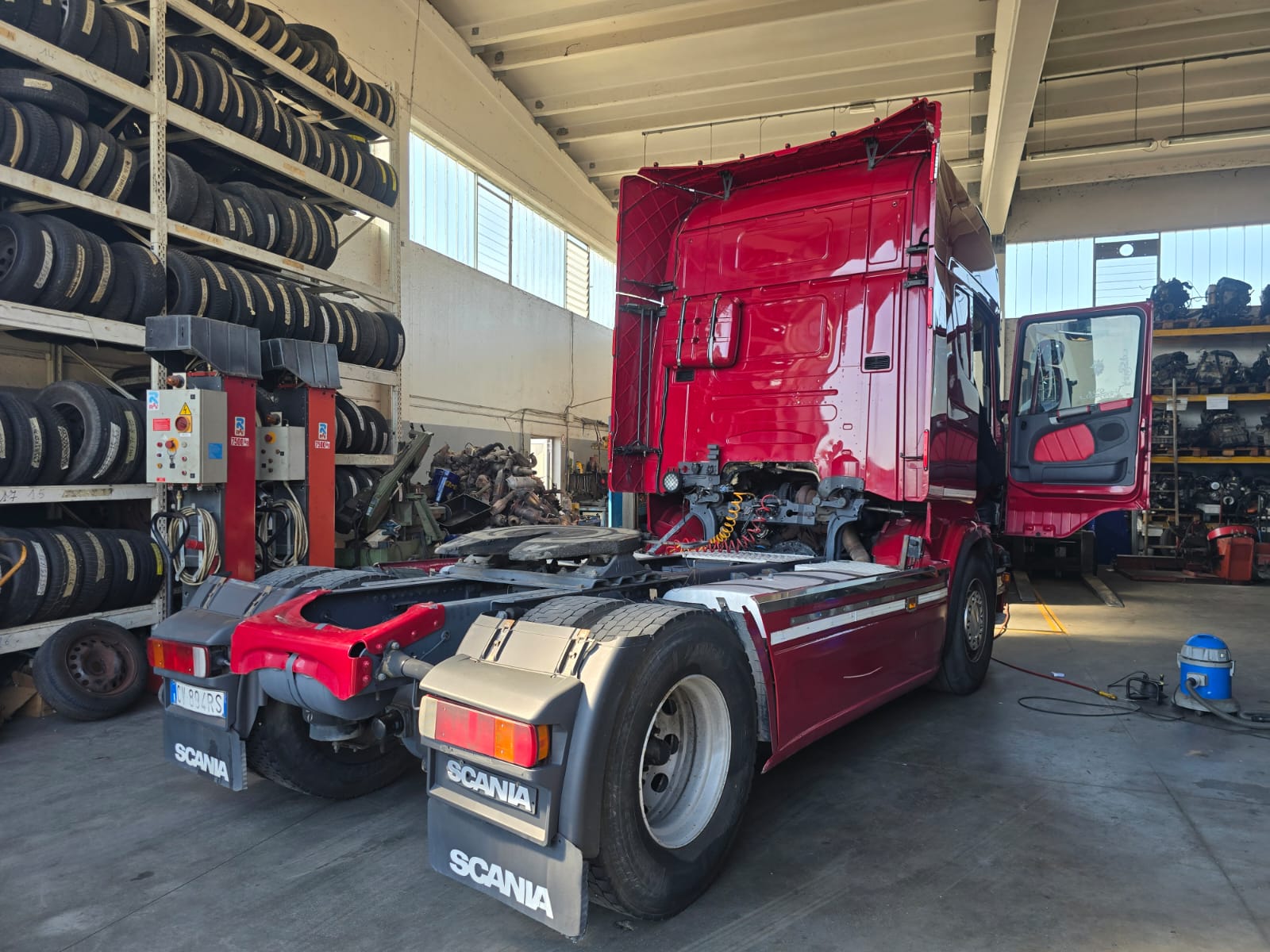 
								TRATTORE STRADALE SCANIA  R500 CON DISCO completo									