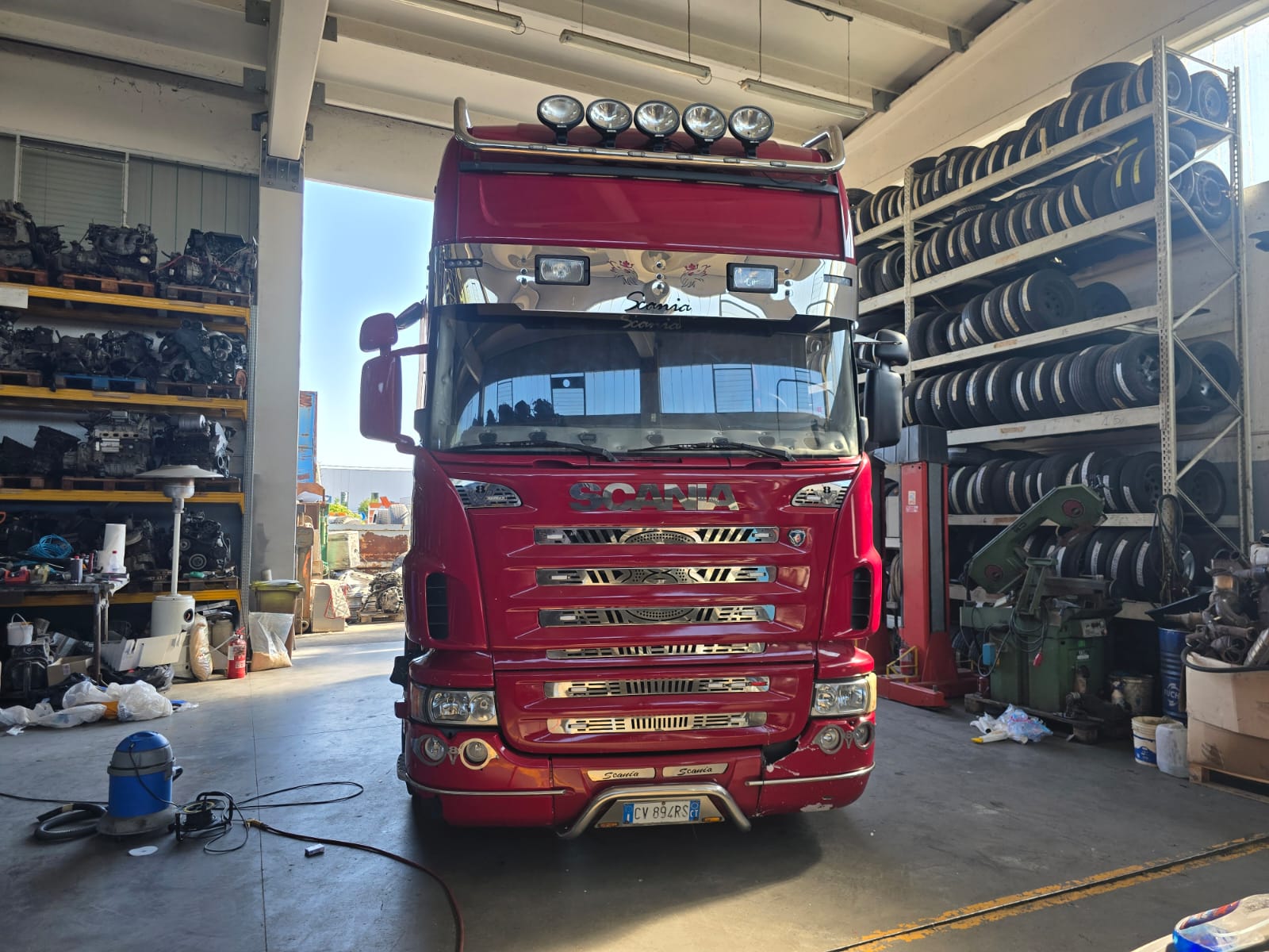 
								TRATTORE STRADALE SCANIA  R500 CON DISCO completo									