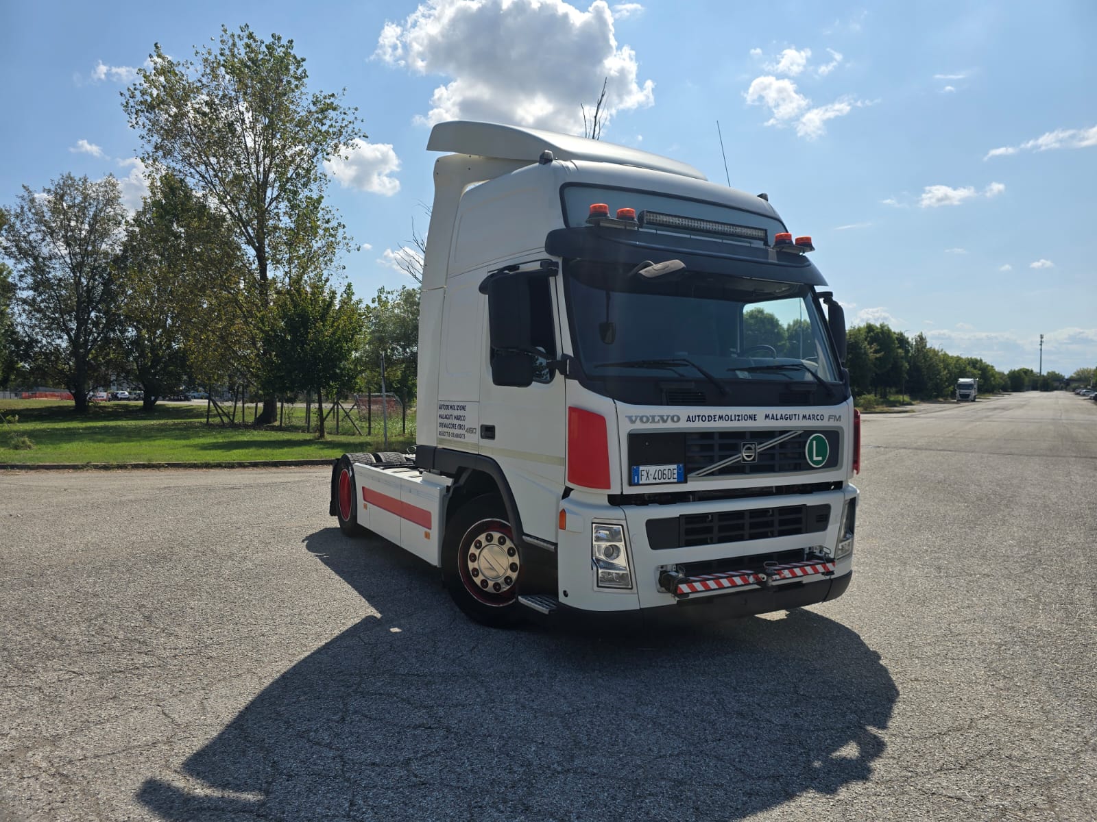 
								TRATTORE STRADALE VOLVO FM 450 completo									