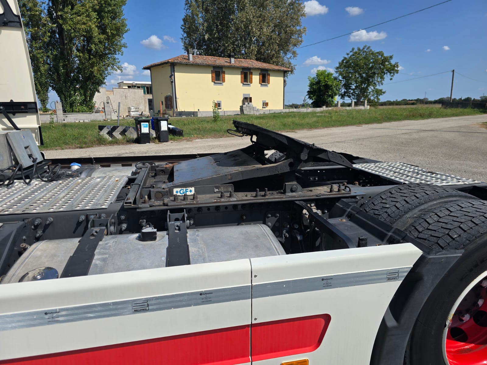 
								TRATTORE STRADALE VOLVO FM 450 completo									