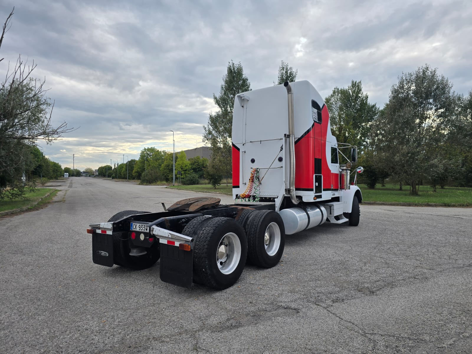 
								TRATTORE STRADALE FREIGHTLINER completo									