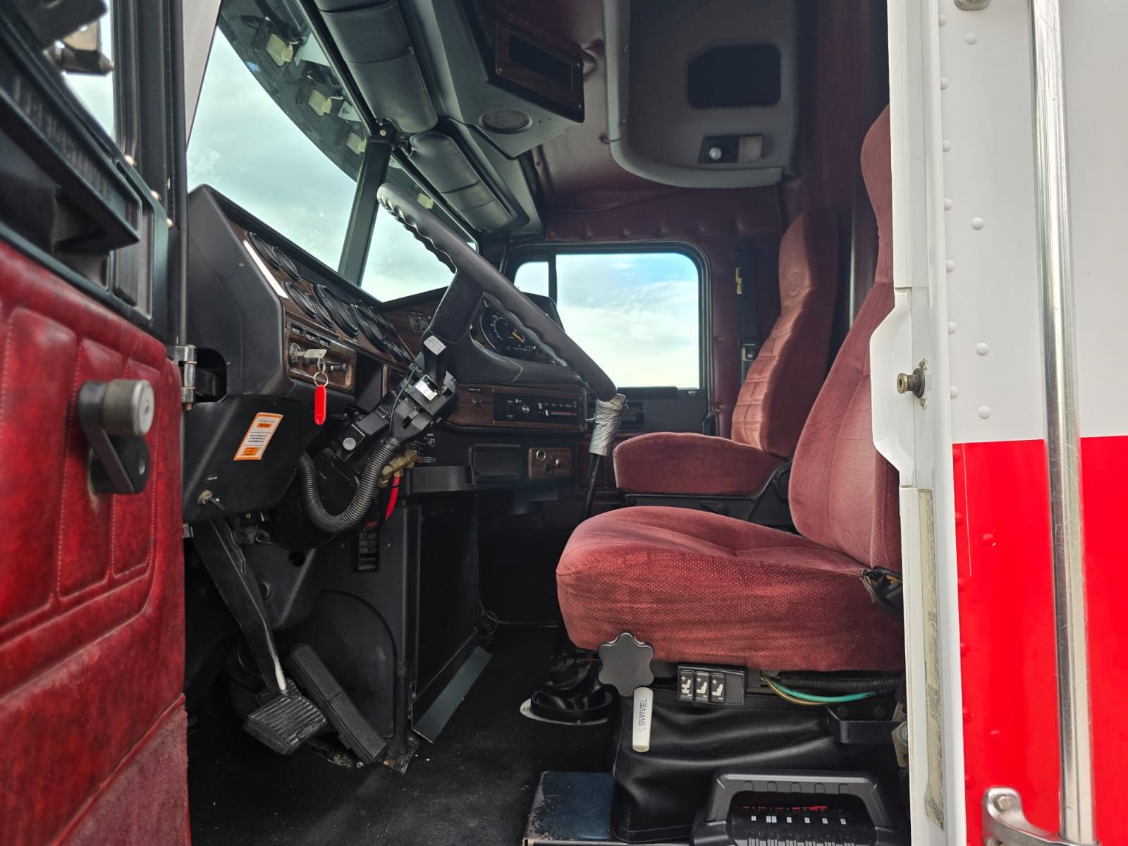 
								TRATTORE STRADALE FREIGHTLINER completo									