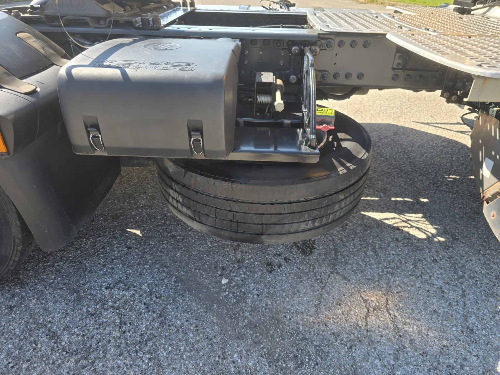 
								TRATTORE STRDALE DAF 450 completo									