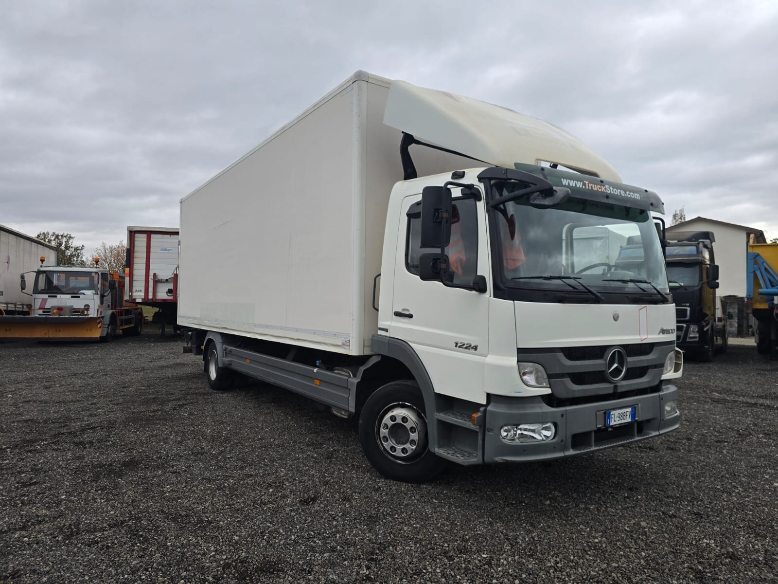 
								MERCEDES ATEGO completo									
