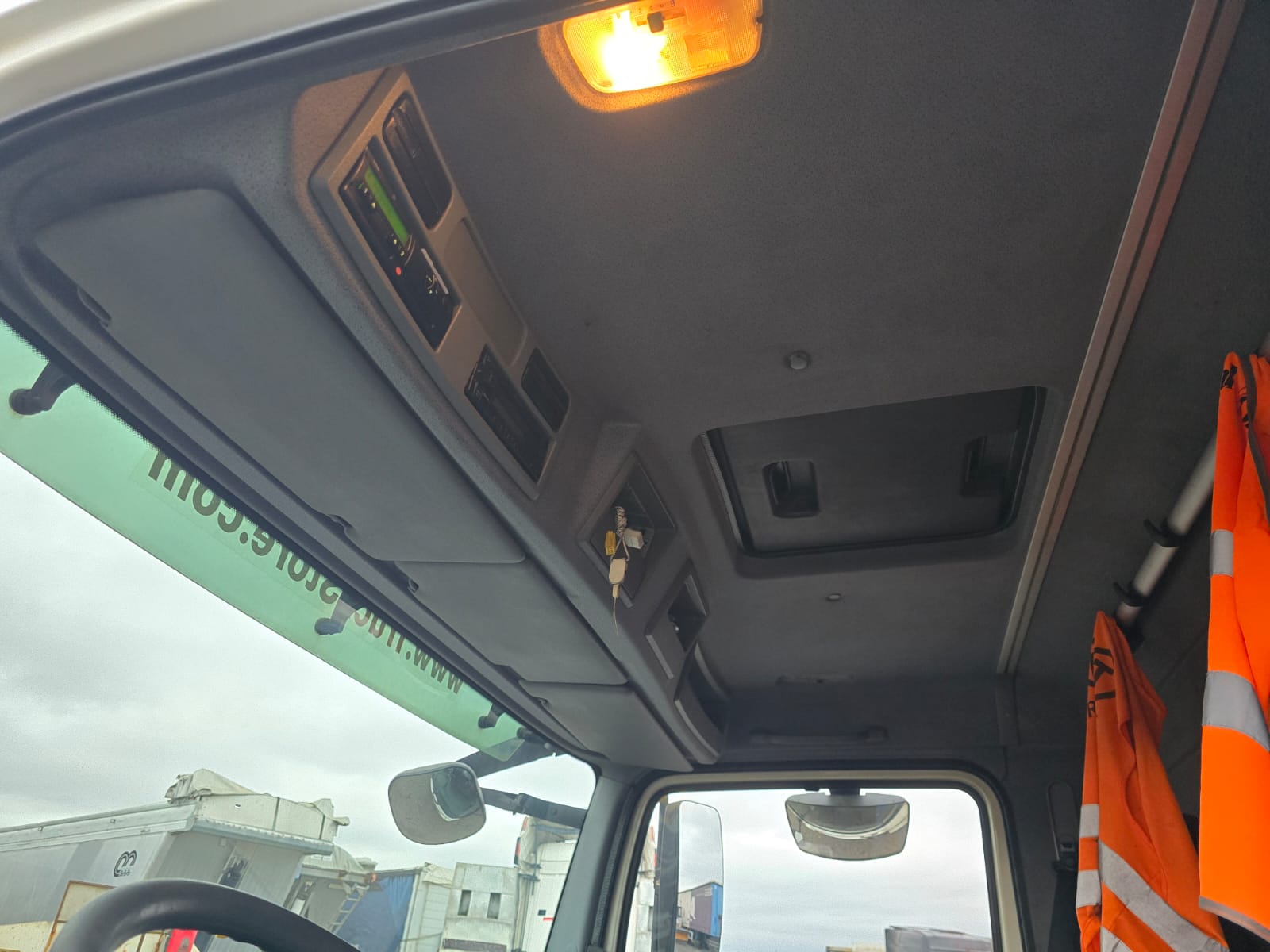 
								MERCEDES ATEGO completo									