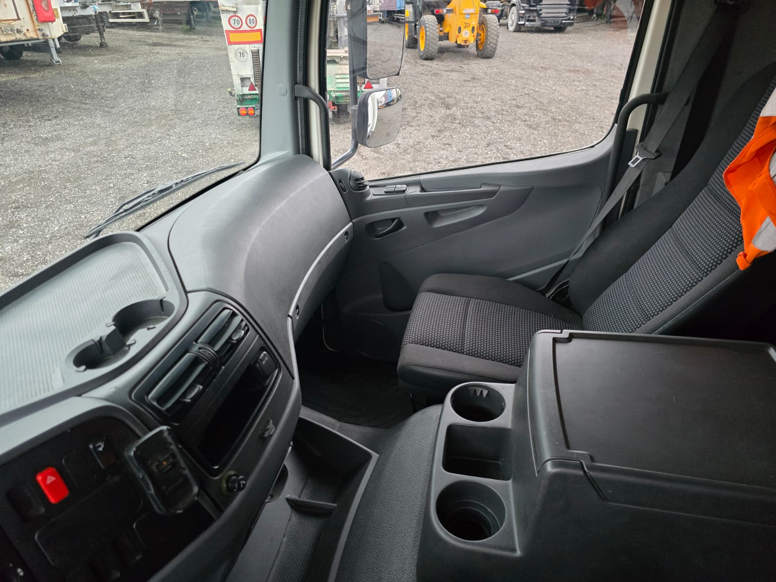 
								MERCEDES ATEGO completo									