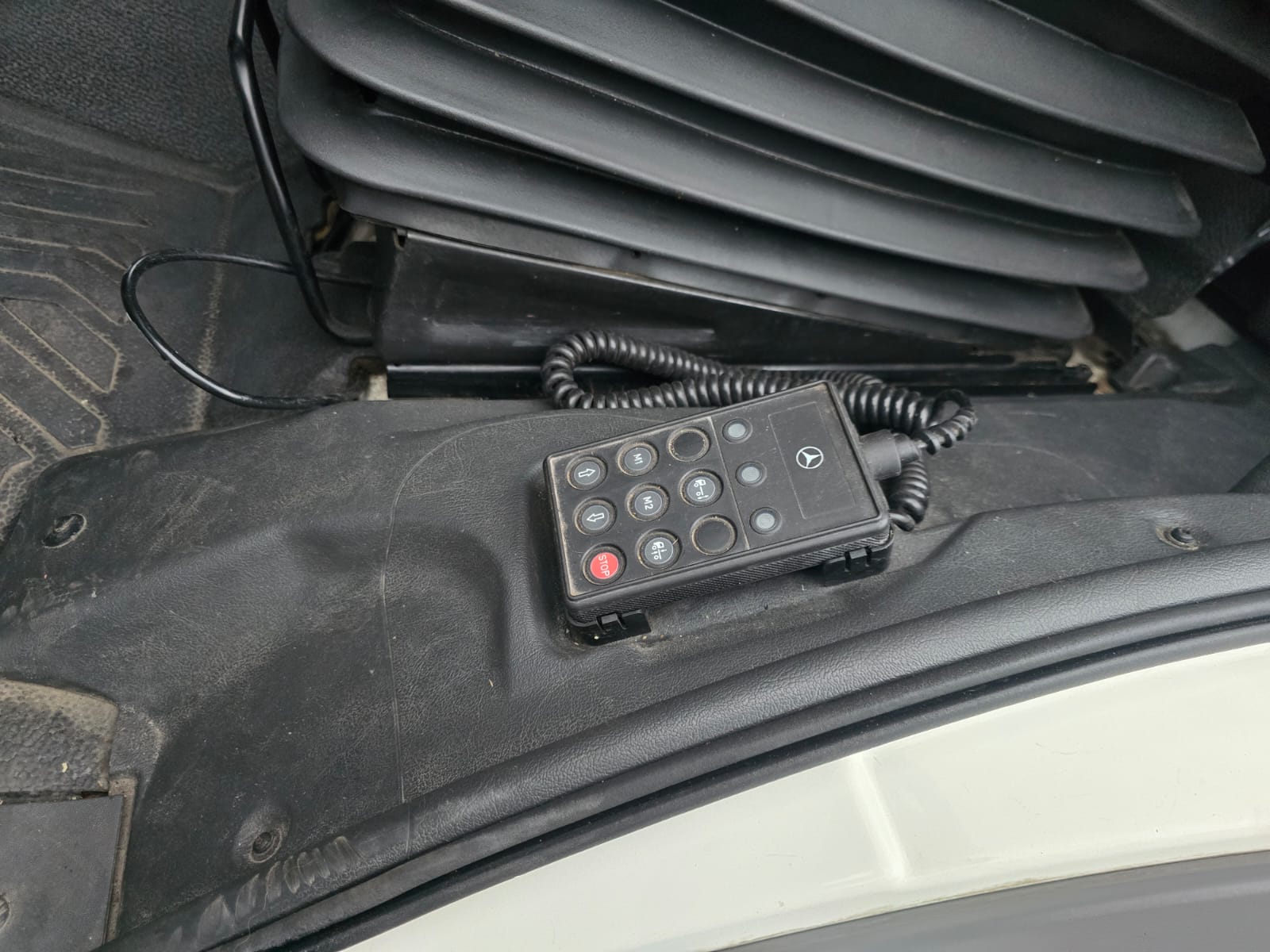 
								MERCEDES ATEGO completo									