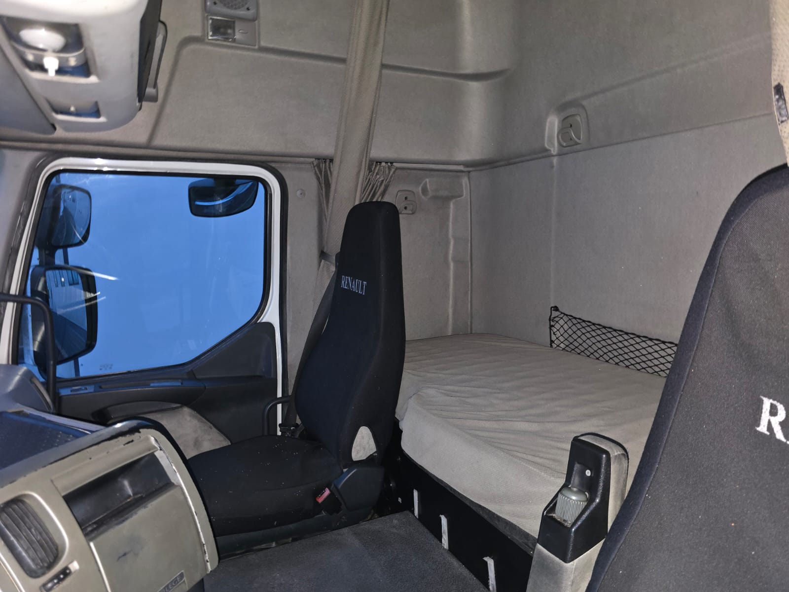 
								TRATTORE STRADALE RENAULT IN ADR completo									