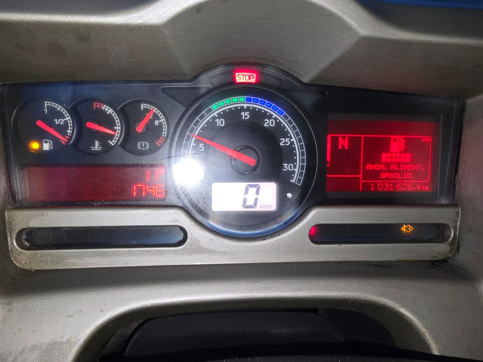 
								TRATTORE STRADALE RENAULT IN ADR completo									