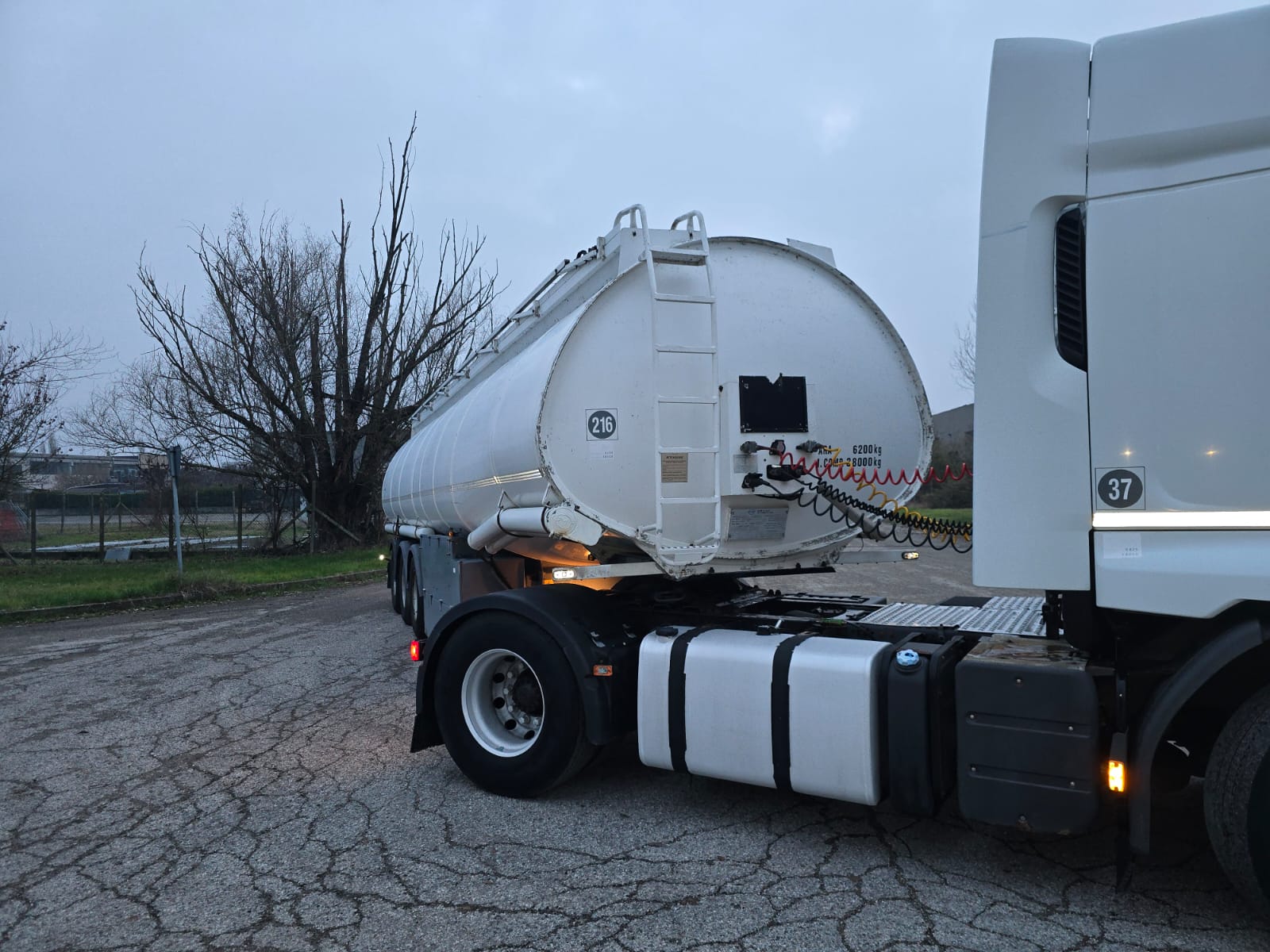 
								TRATTORE STRADALE RENAULT IN ADR completo									