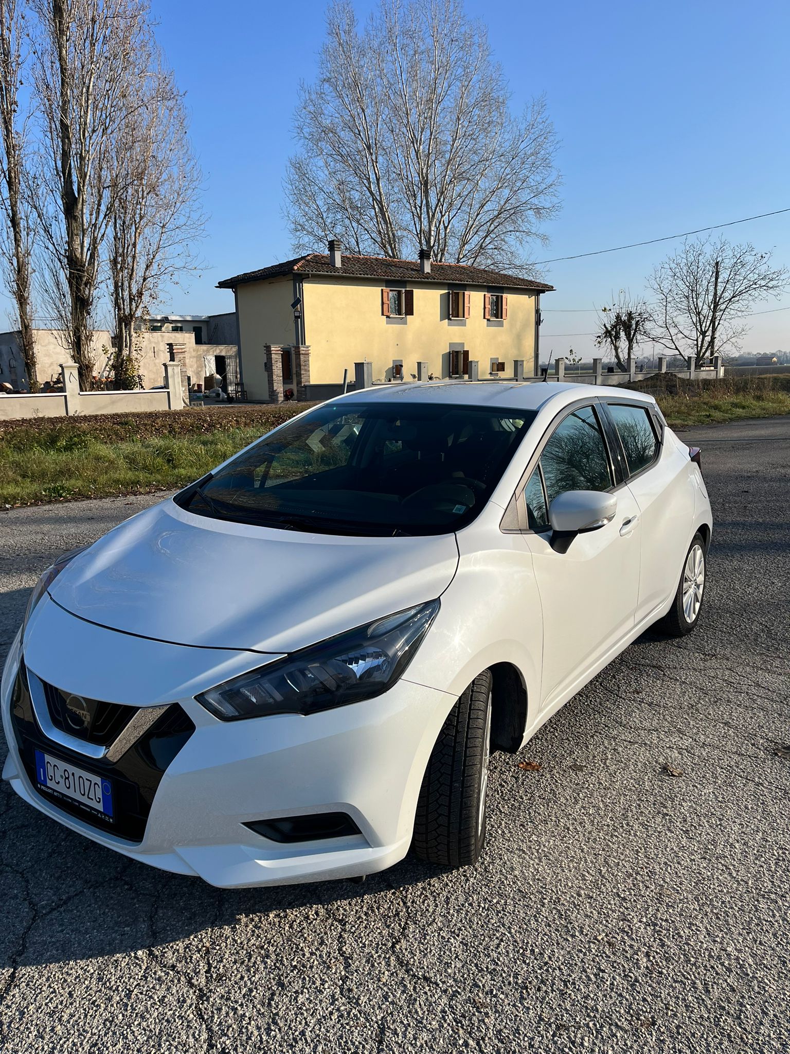 
								NISSAN MICRA completo									