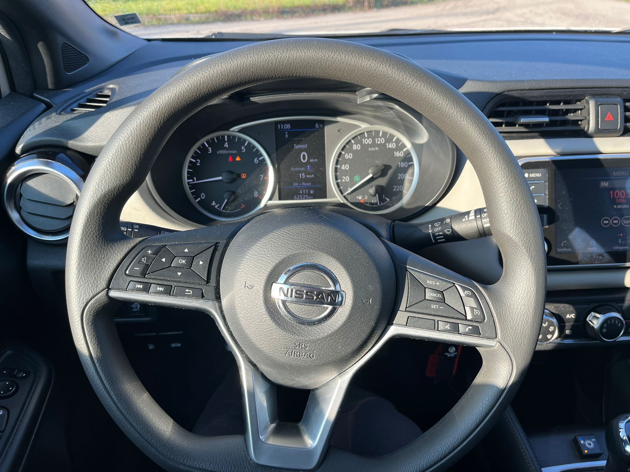 
								NISSAN MICRA completo									