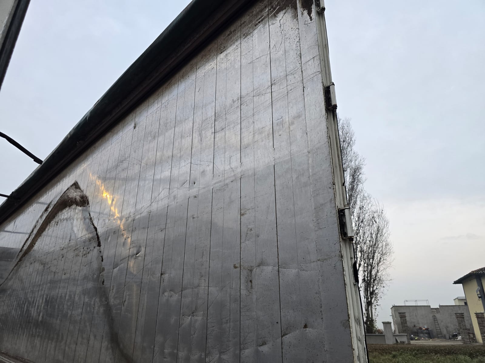 
								SEMIRIMORCHIO SCHMITZ GOTHA completo									