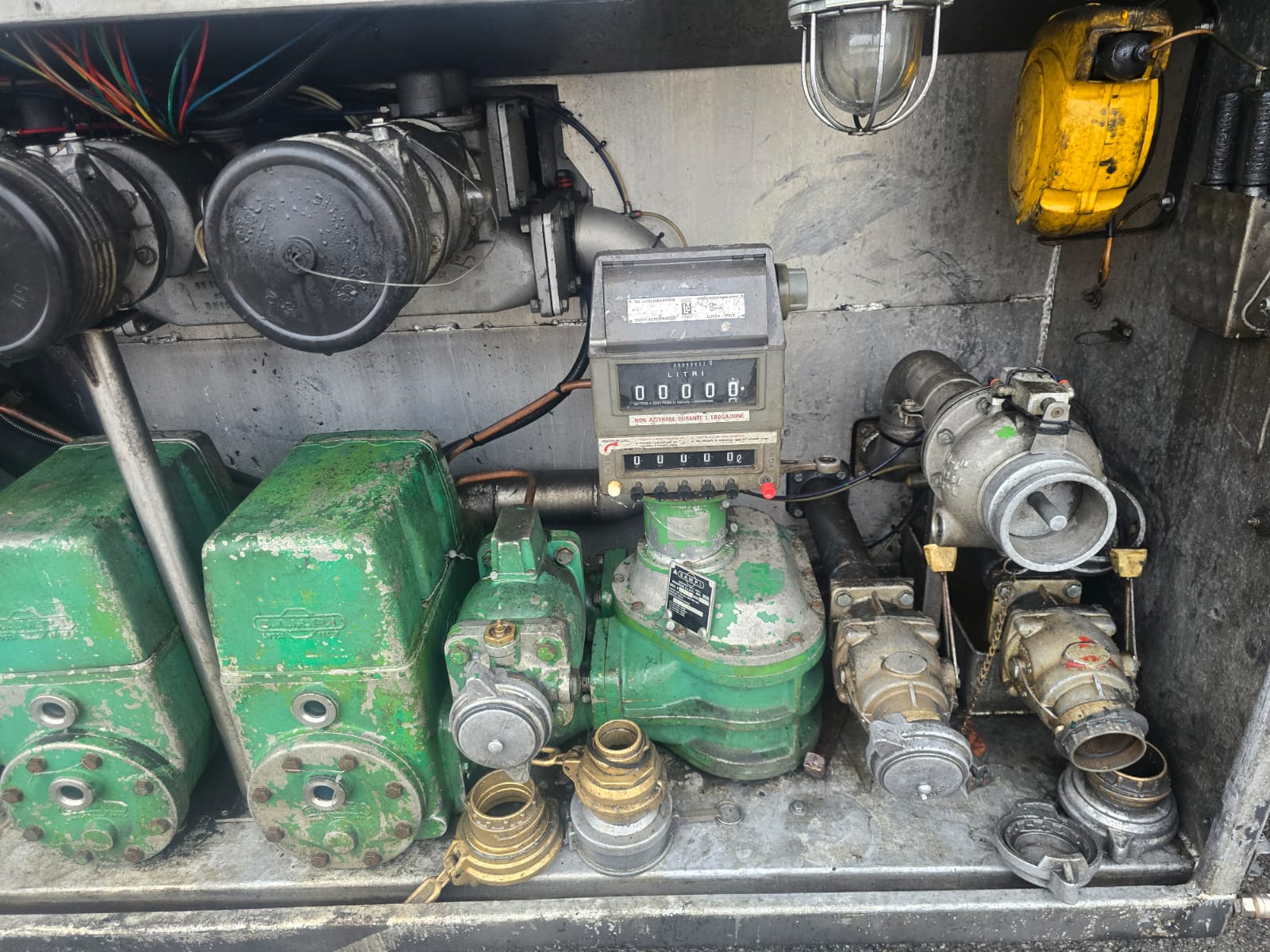 
								MOTRICE CISTERNA RENAULT completo									