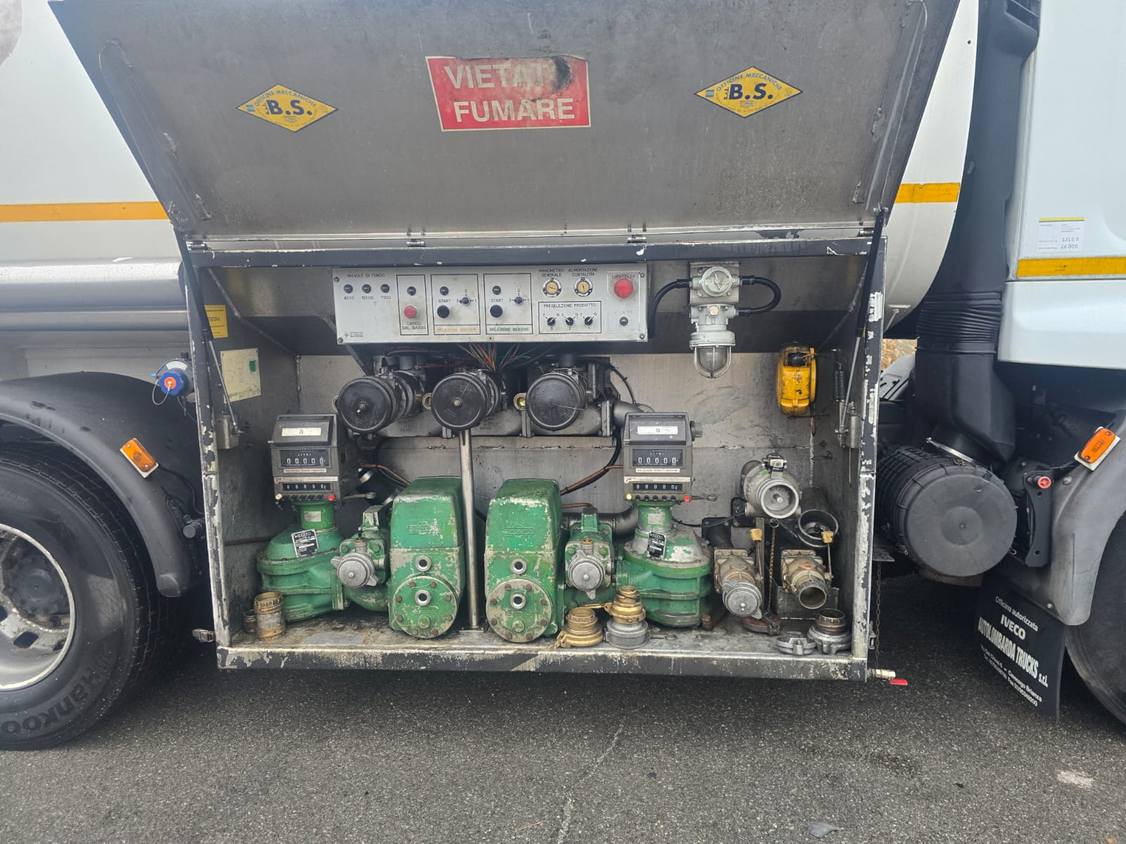 
								MOTRICE CISTERNA RENAULT completo									