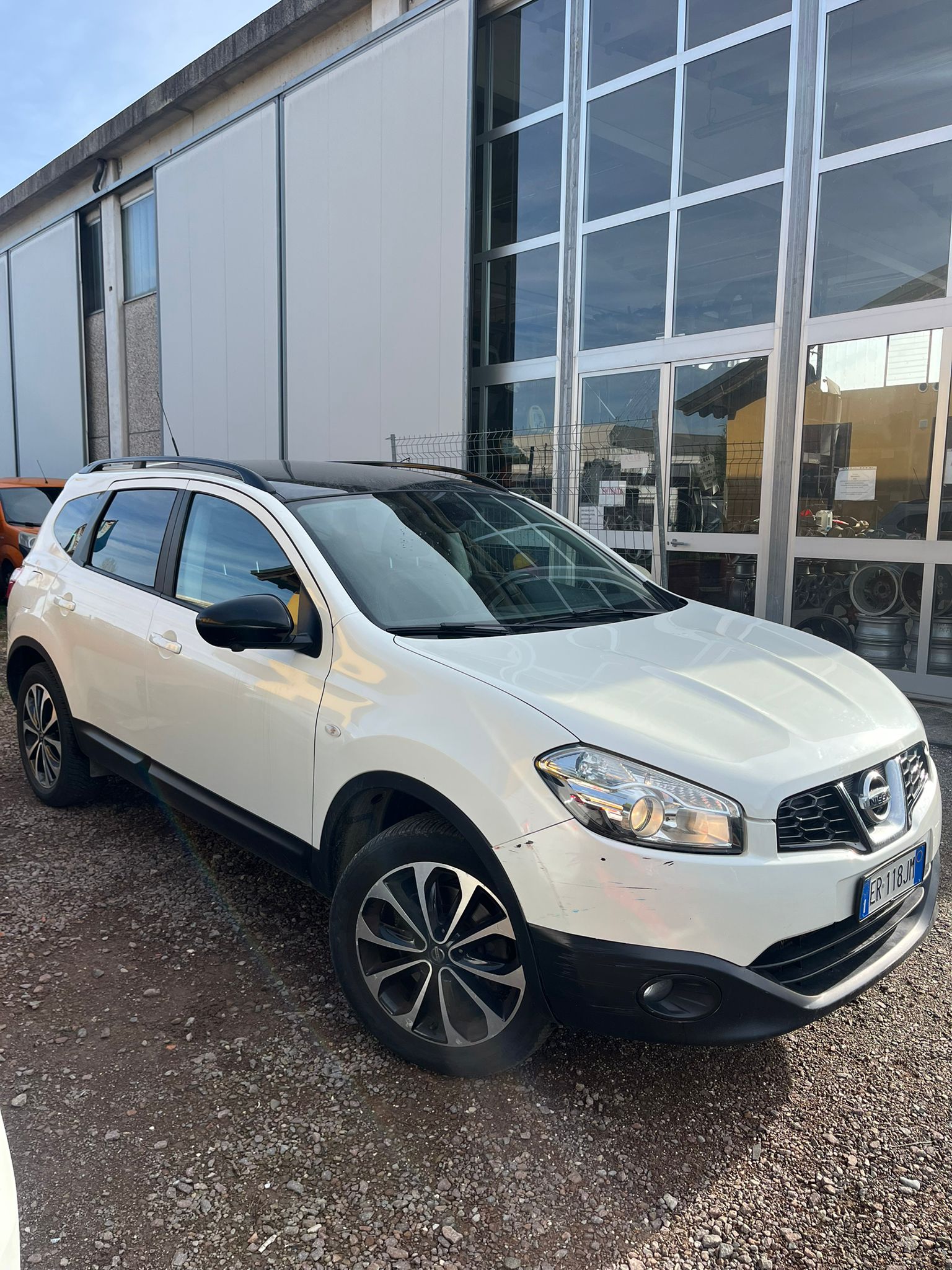 
								NISSAN QASHQAI J10 L L01 completo									