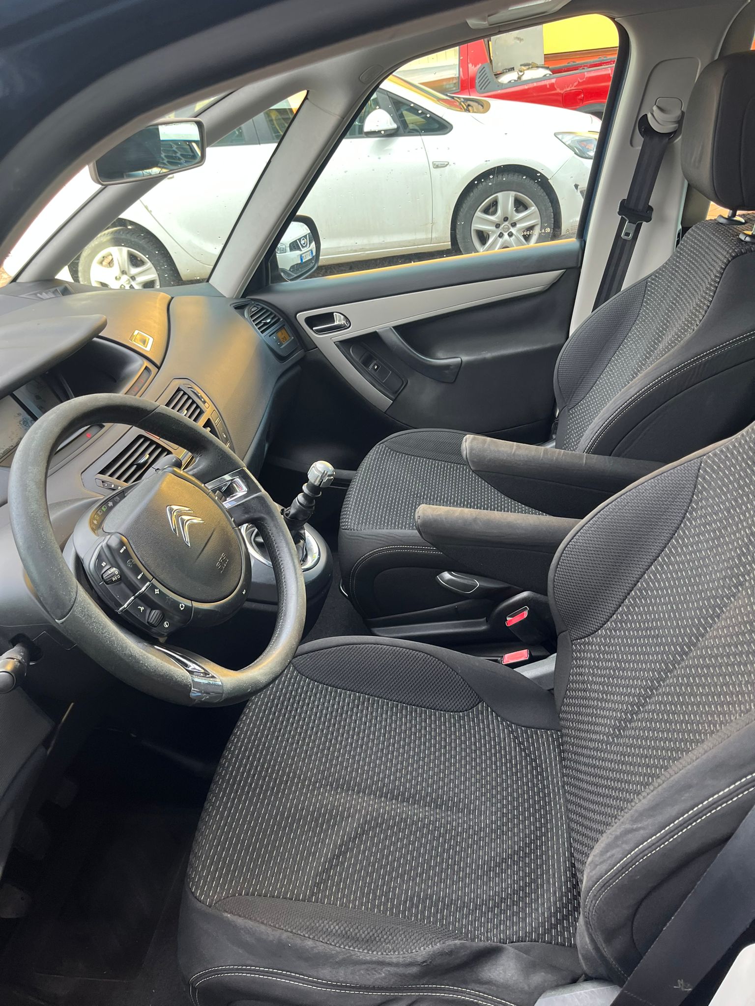 
								CITROEN C4 PICASSO completo									