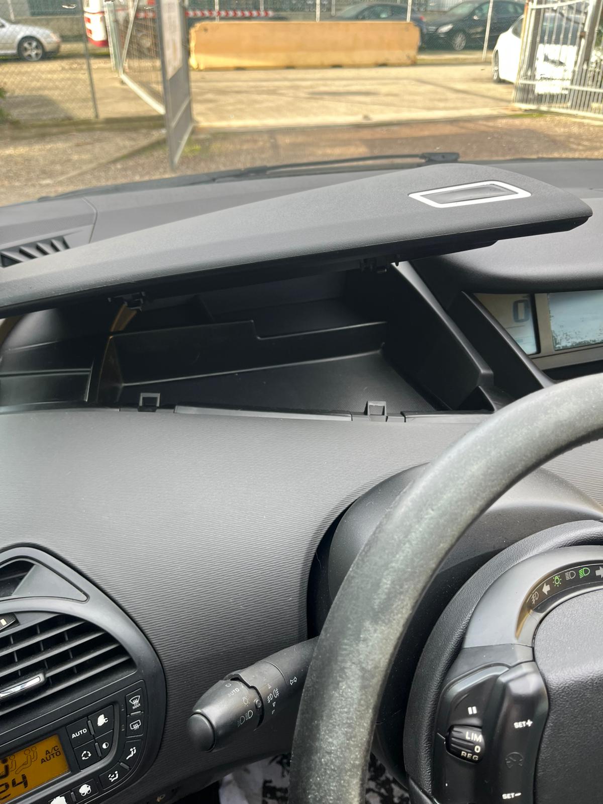 
								CITROEN C4 PICASSO completo									