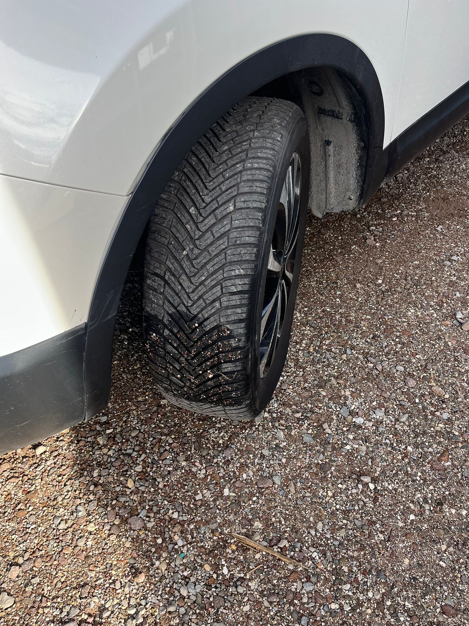 
								NISSAN QASHQAI J10 L L01 completo									