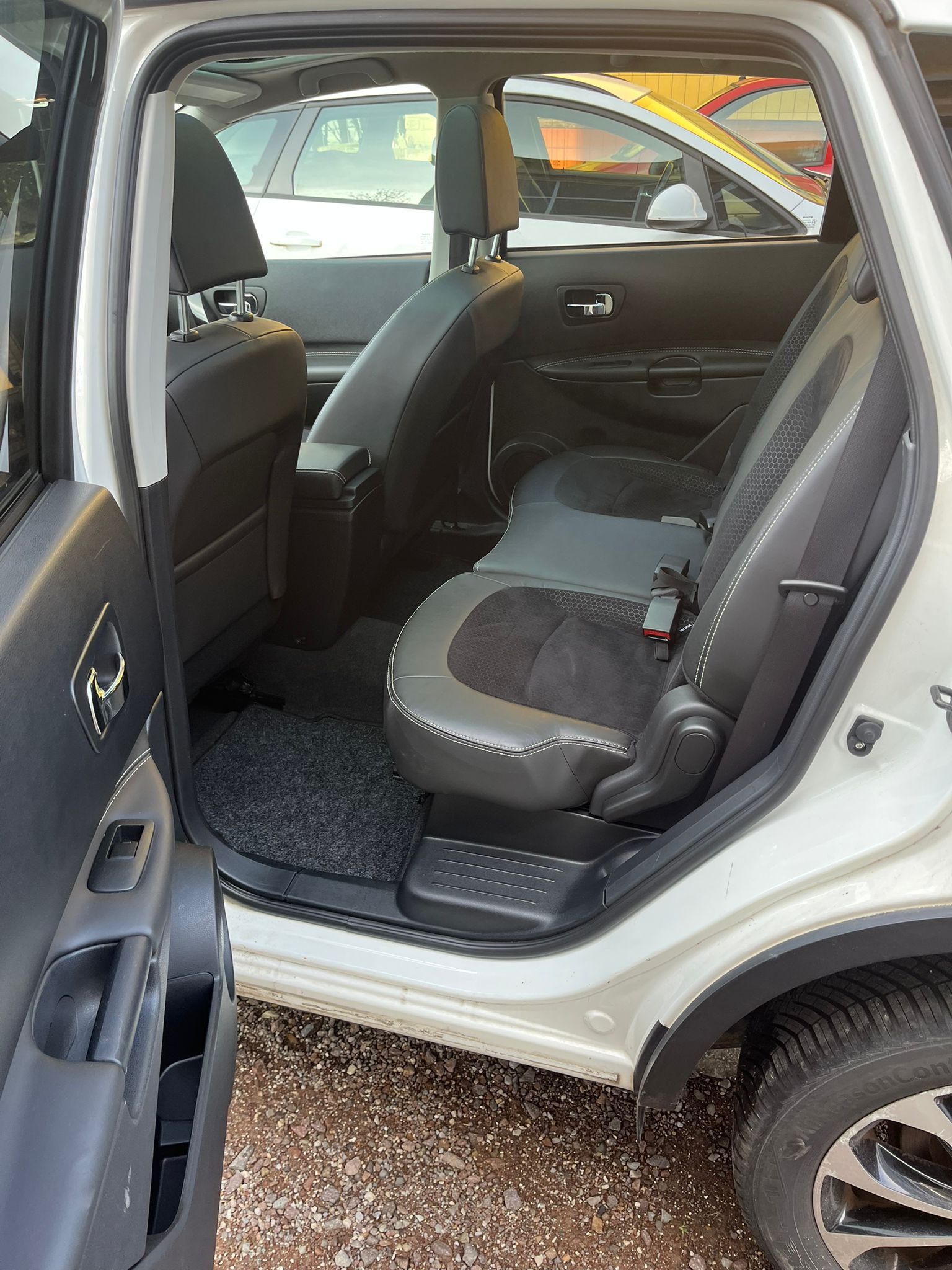 
								NISSAN QASHQAI J10 L L01 completo									