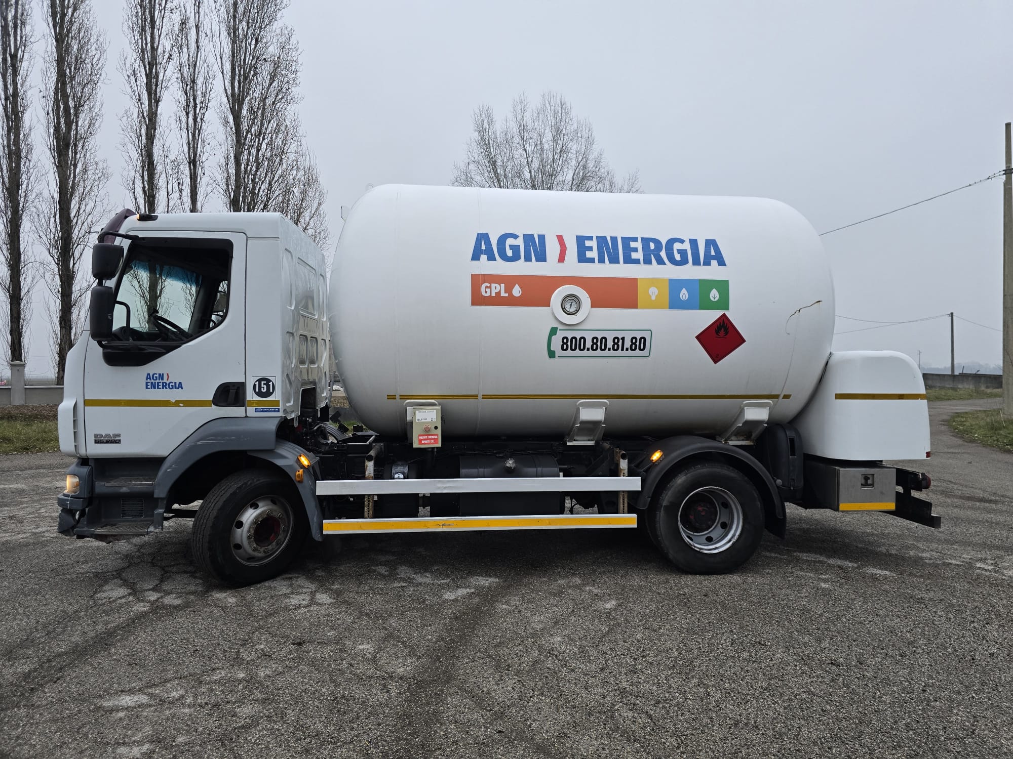 
								MOTRICE DAF CON CISTERNA GPL completo									