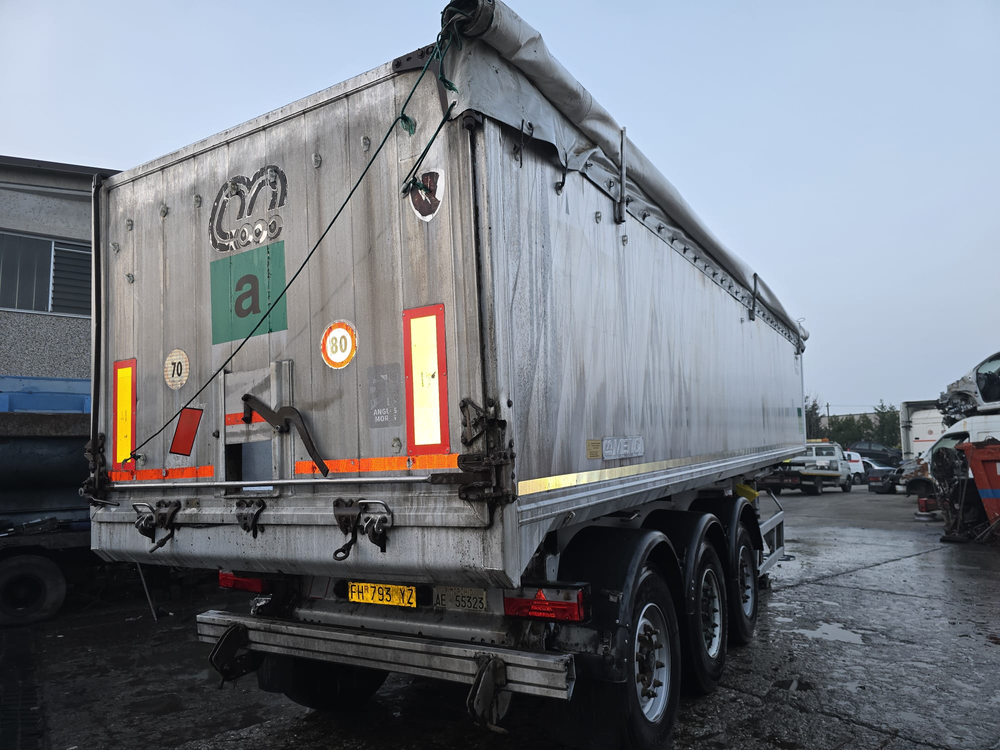 SEMIRIMORCHIO CASSONE RIBALTABILE POSTERIORE MENCI