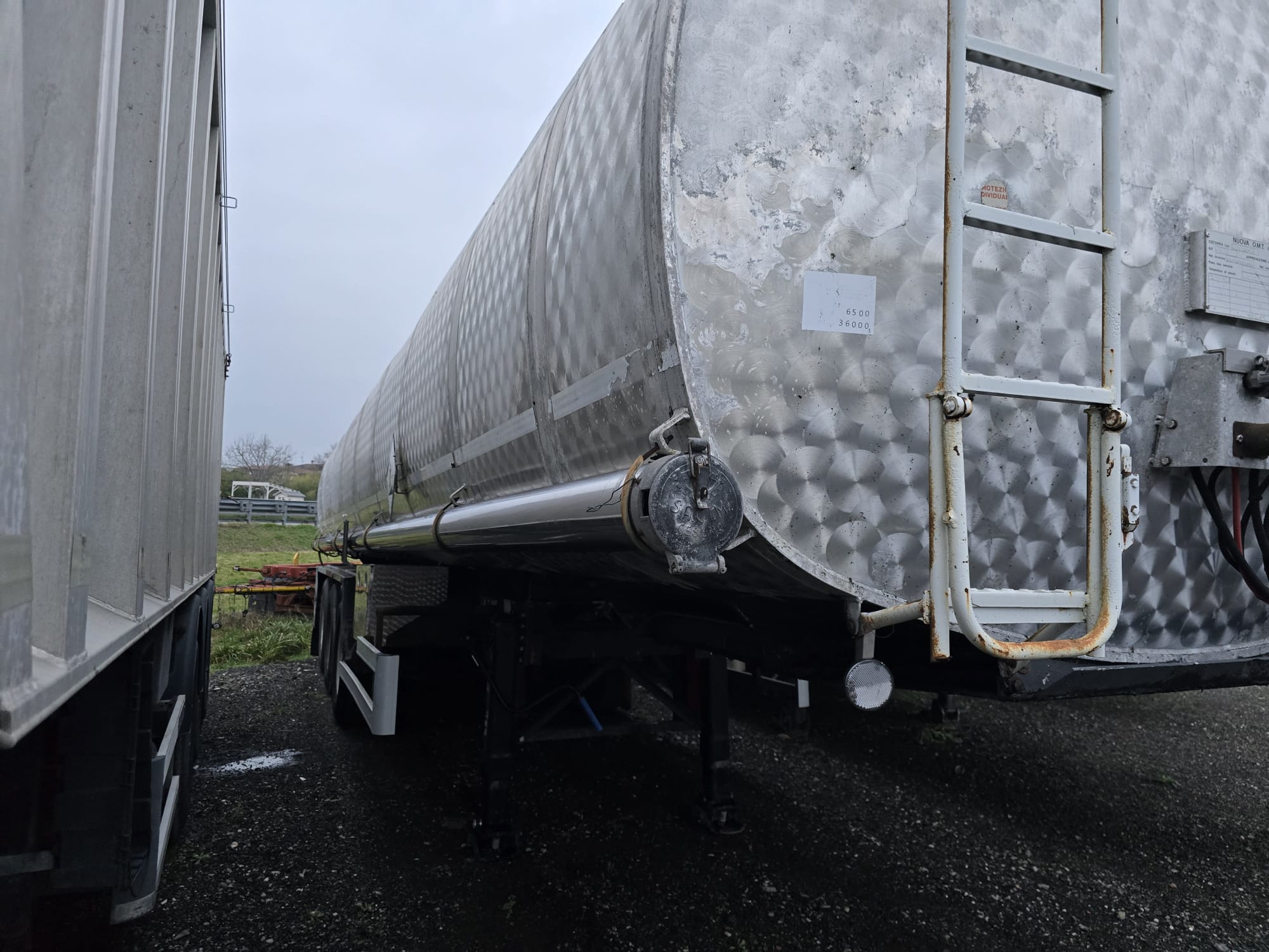 
								SEMIRIMORCHIO OMT completo									